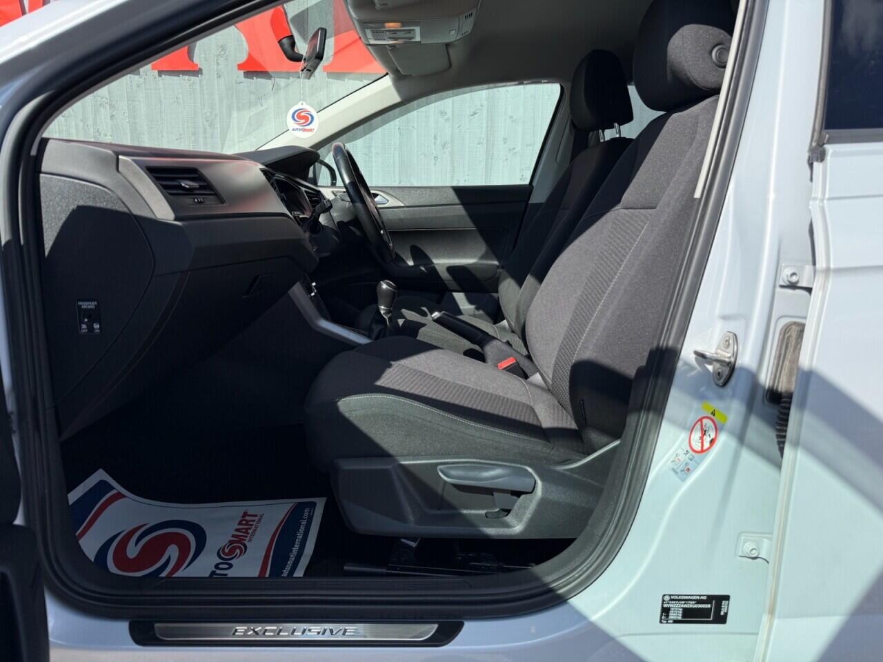 Volkswagen Polo view 19