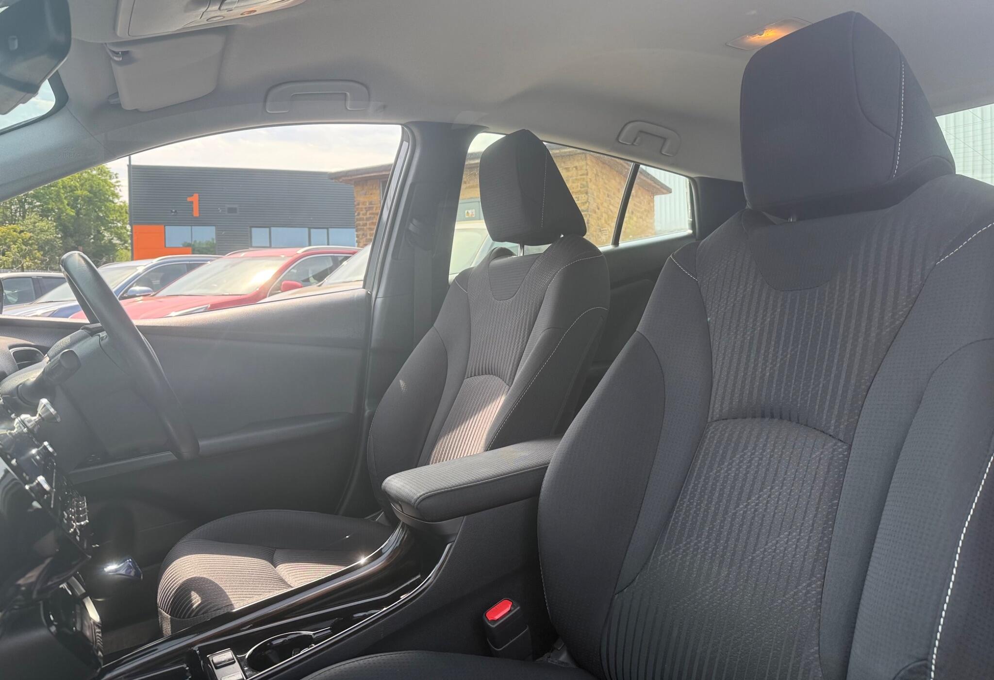 Toyota Prius view 27