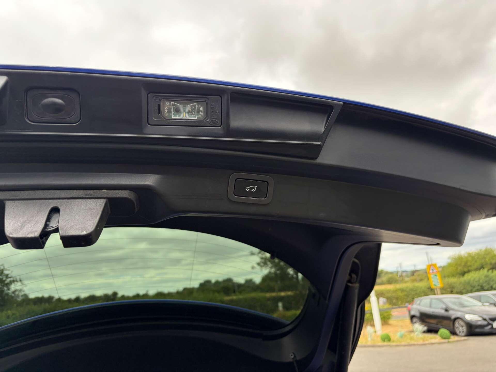 Jaguar I-Pace view 26