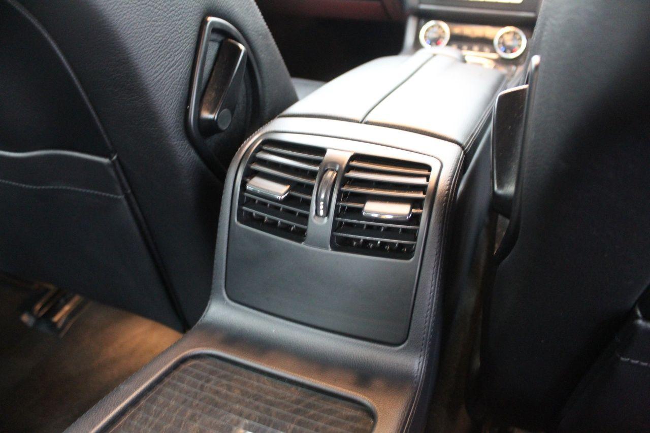 Mercedes-Benz CLS view 57
