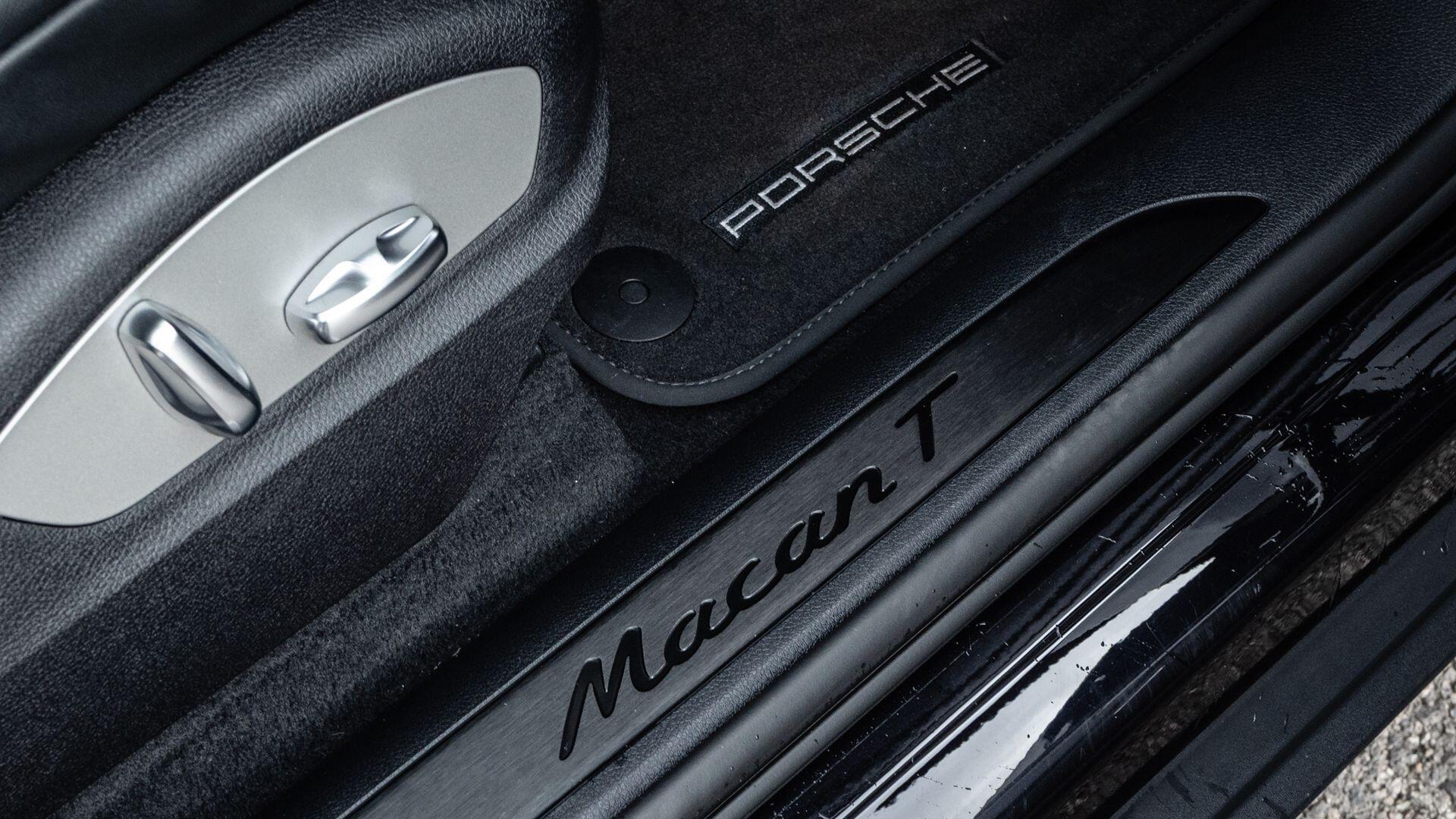 Porsche Macan view 33