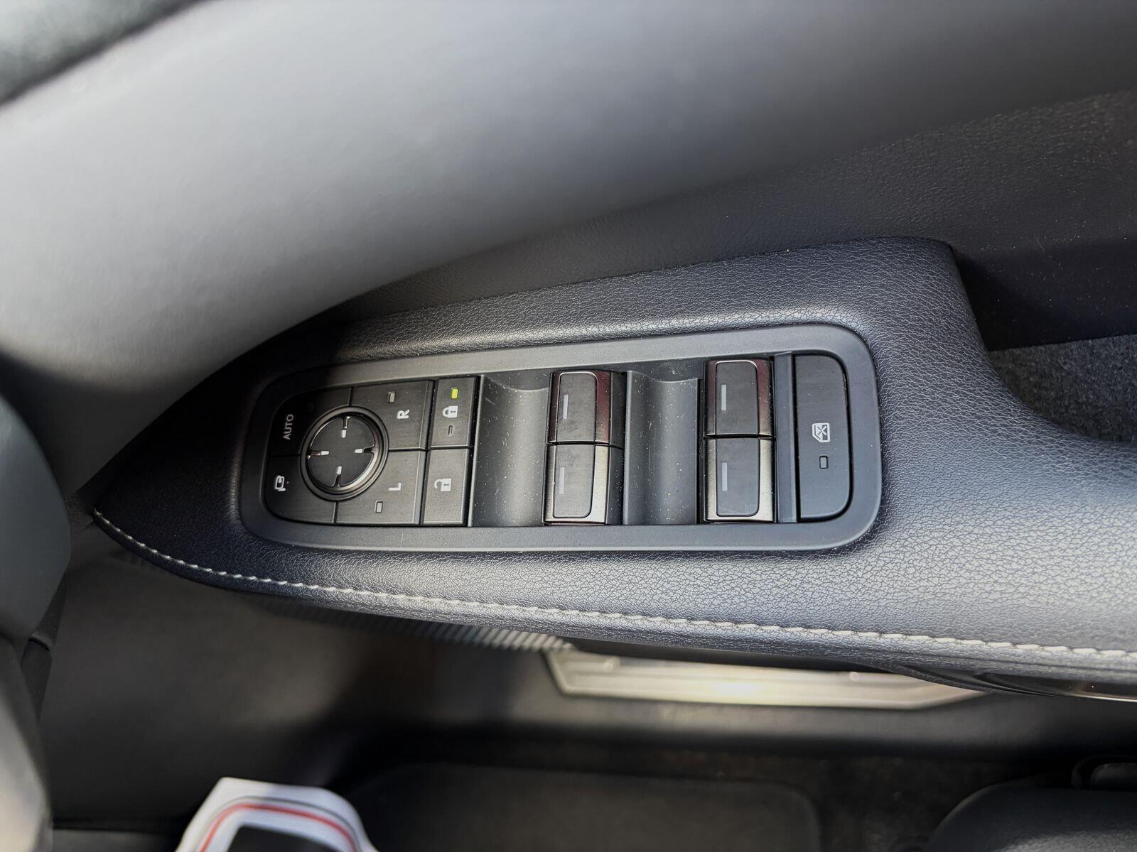 Lexus RX view 38