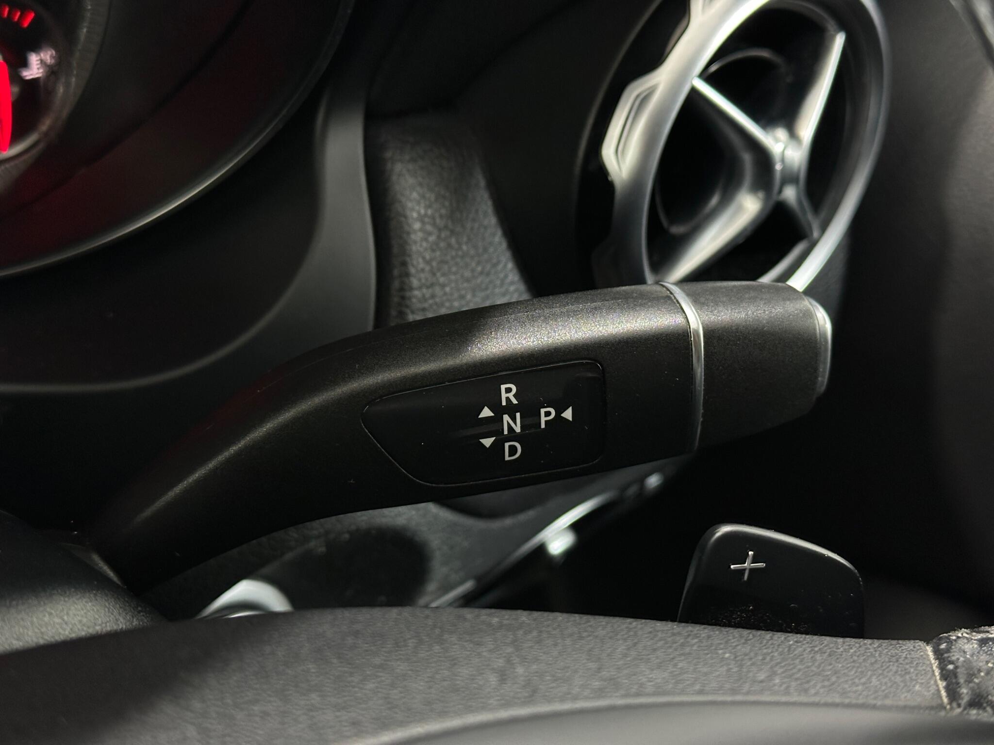 Mercedes-Benz Gla view 17