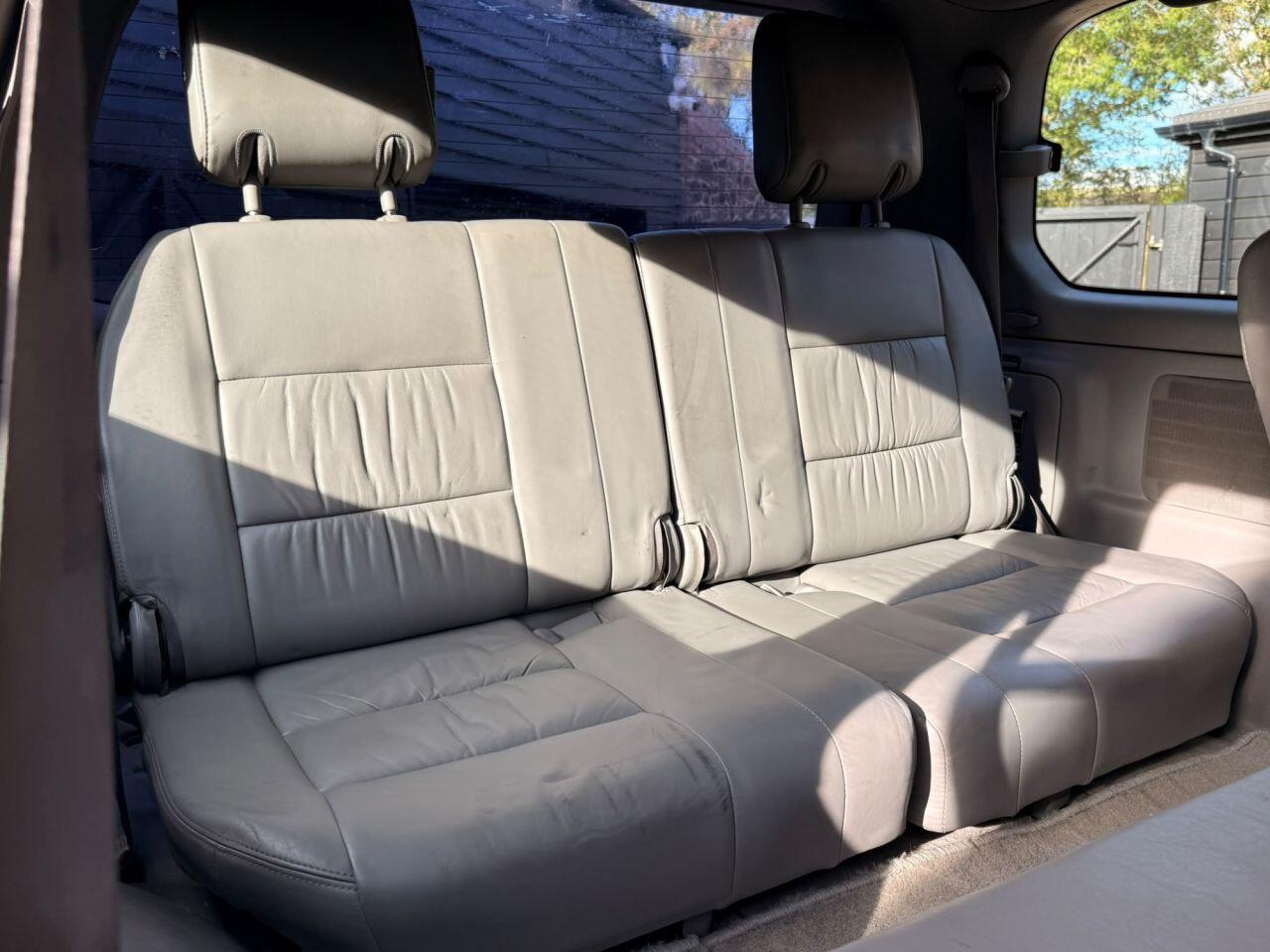 Toyota Land Cruiser view 16