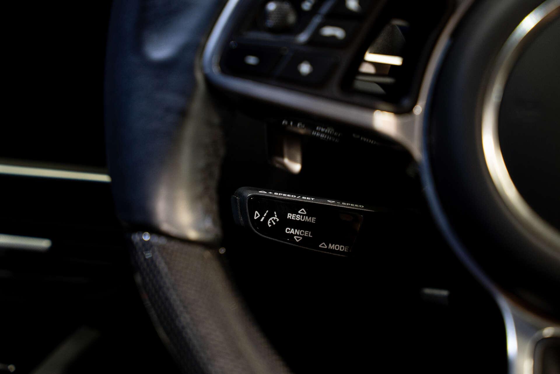 Porsche Cayenne view 33