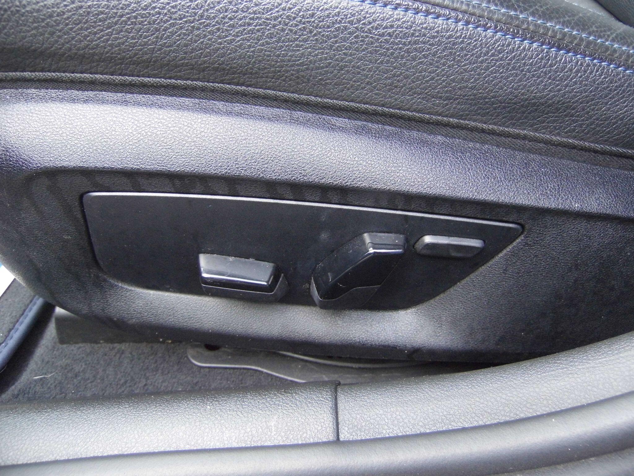BMW 5 Series view 18