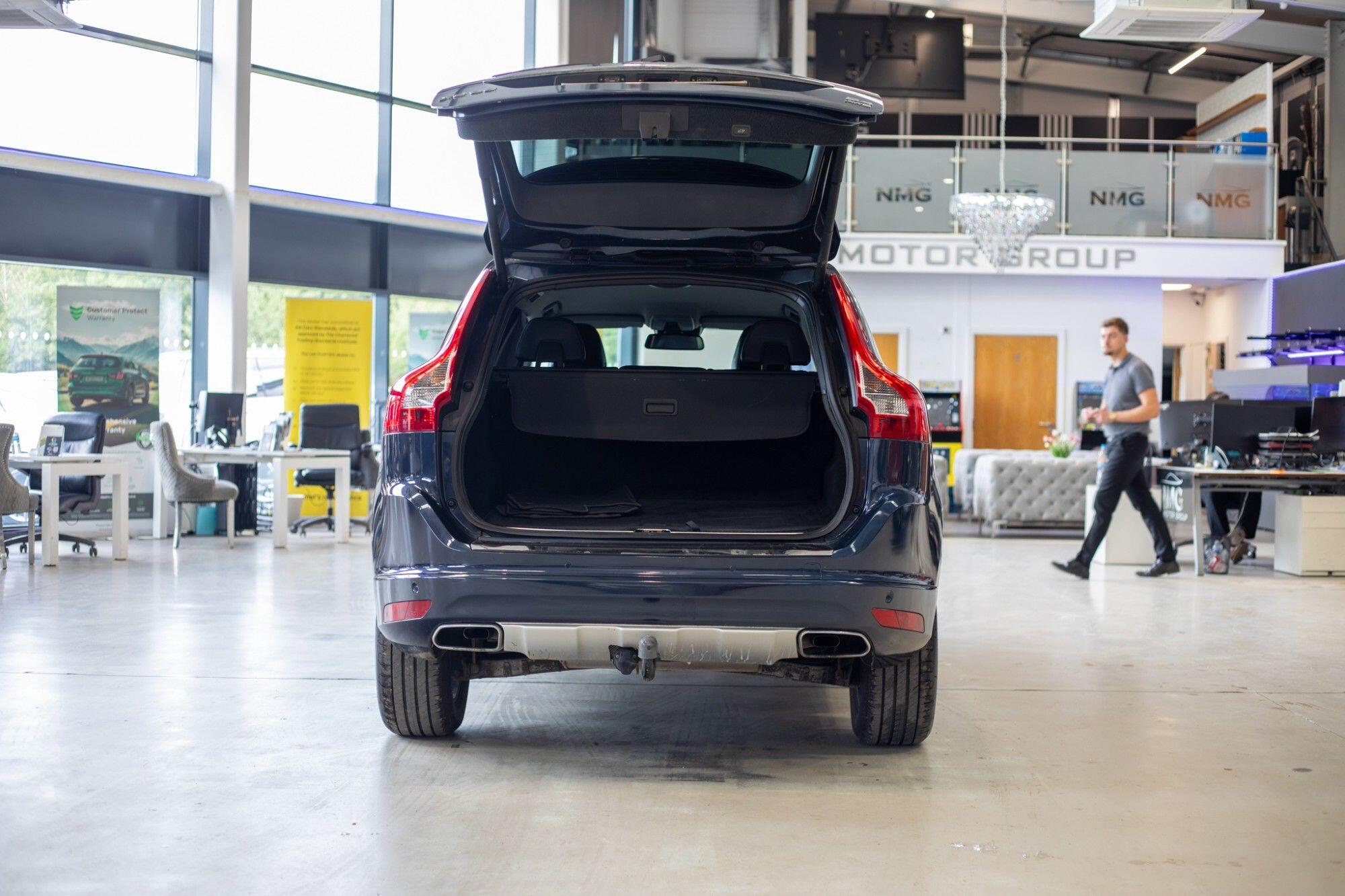Volvo XC60 view 35