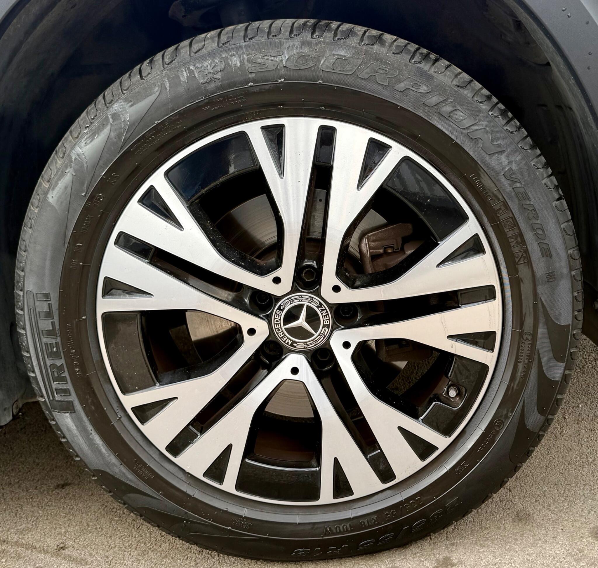 Mercedes-Benz GLB view 20