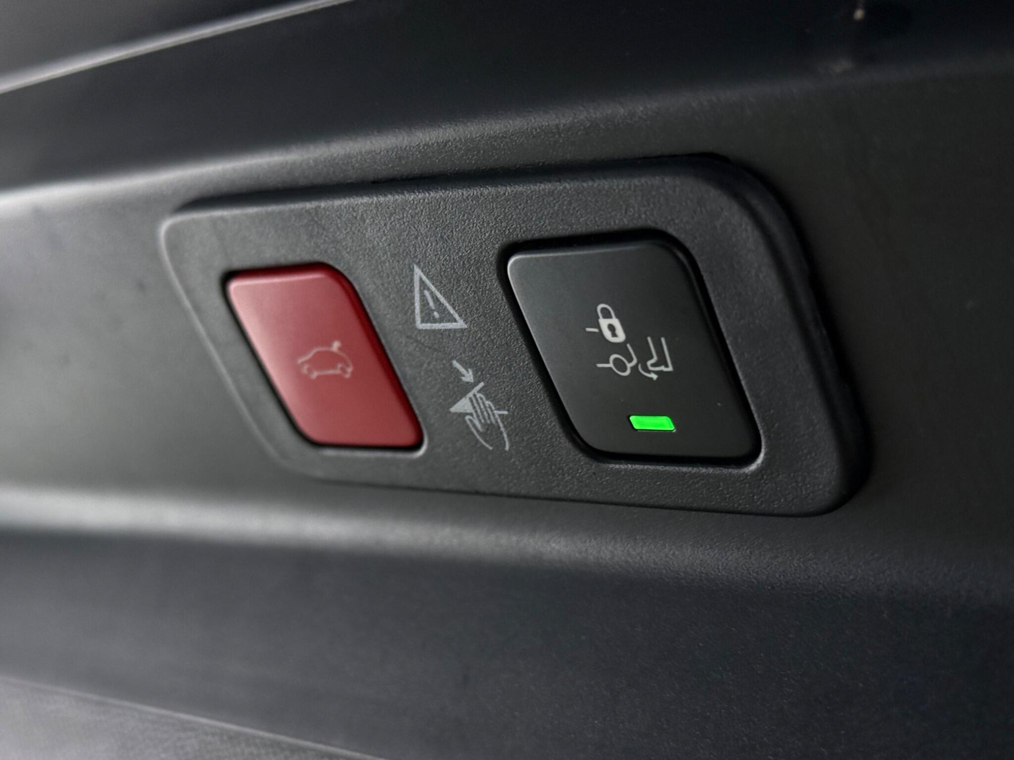 Peugeot 5008 view 11