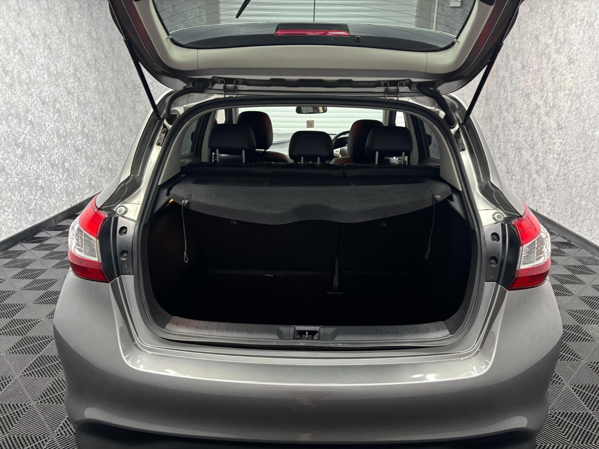 Nissan Pulsar view 24