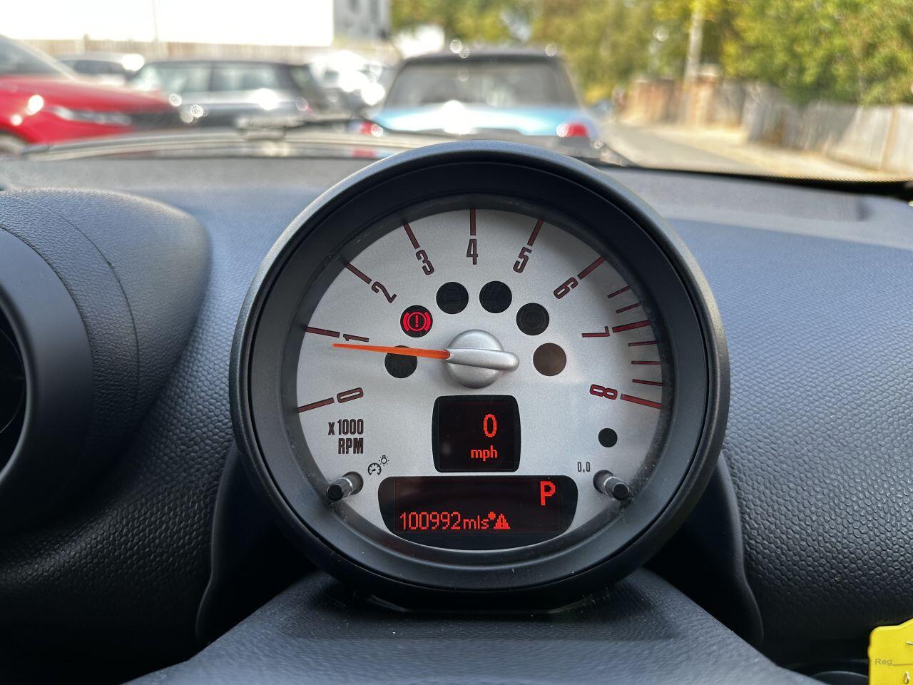 Mini Countryman view 32