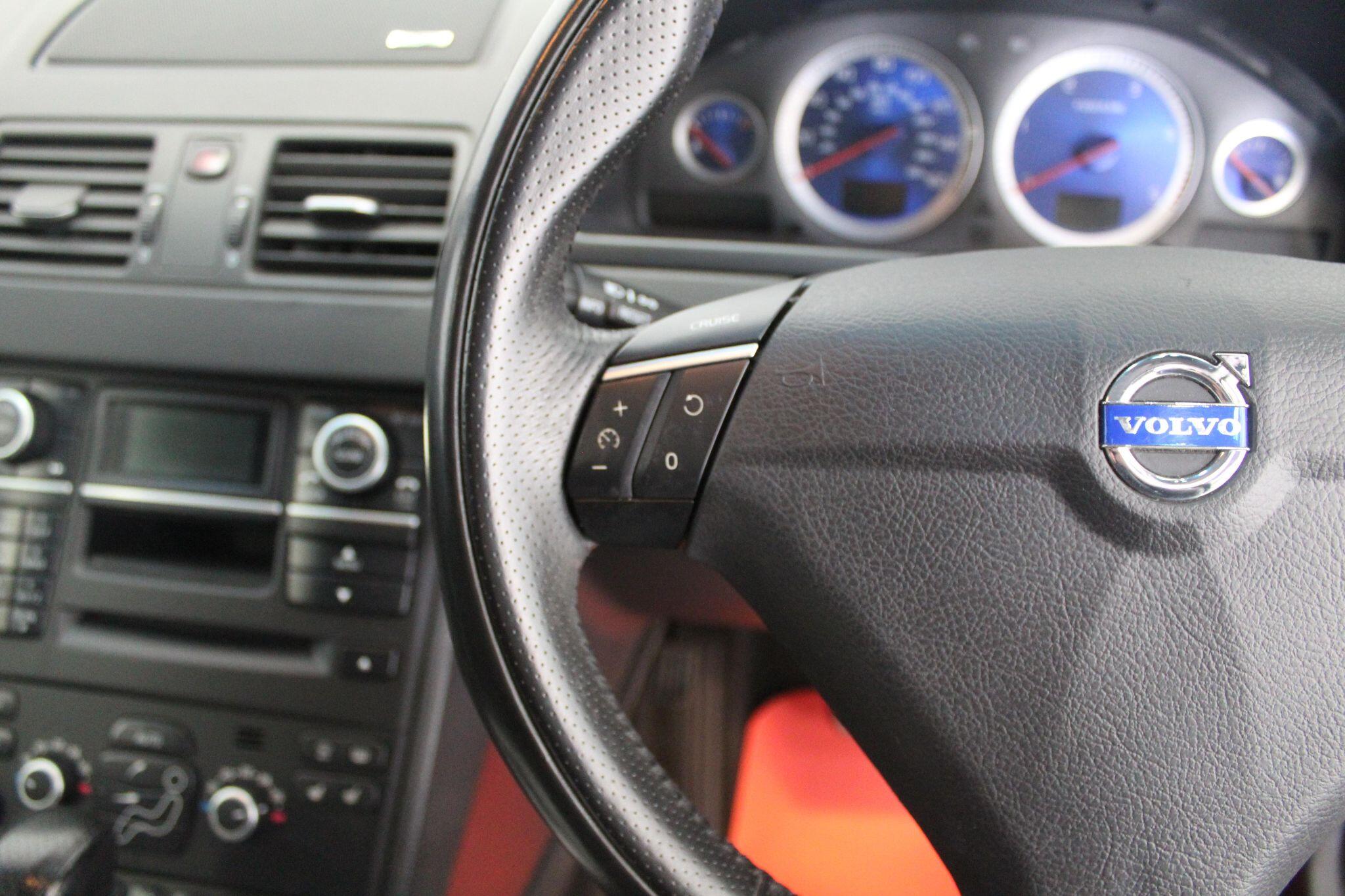 Volvo XC90 view 42
