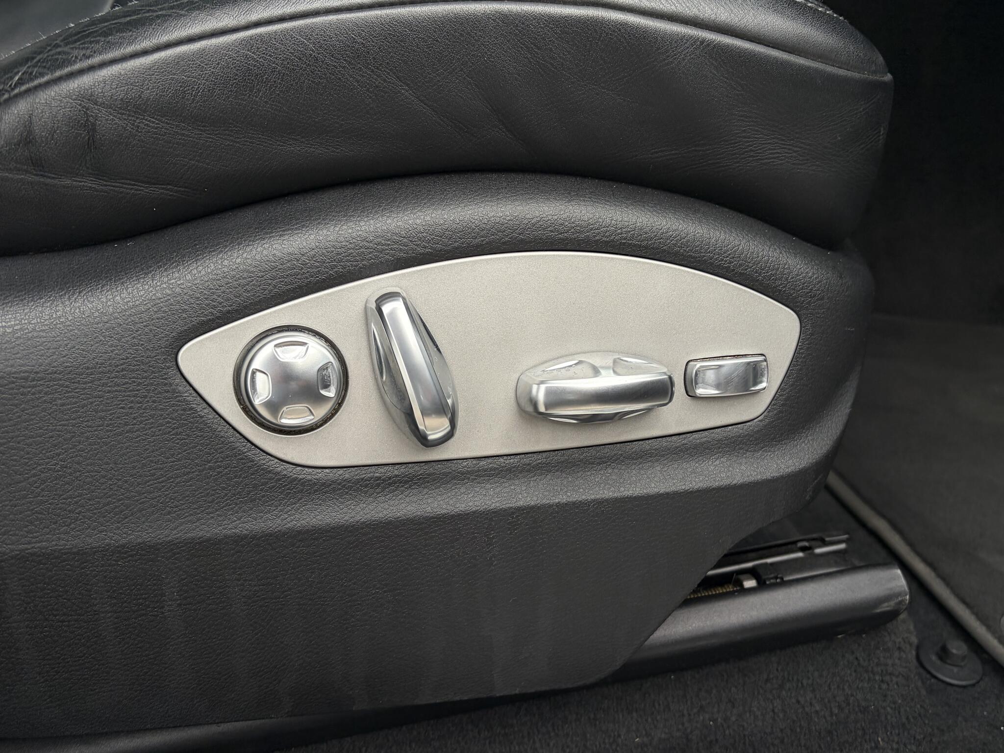 Porsche Macan view 10