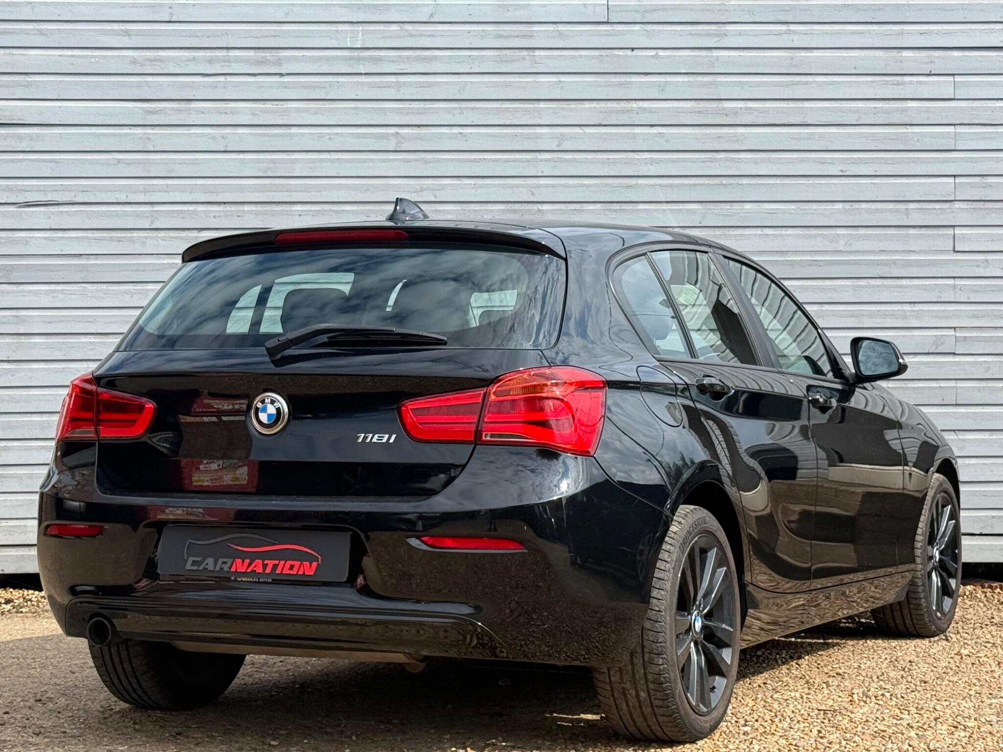 BMW 1 Series view 12