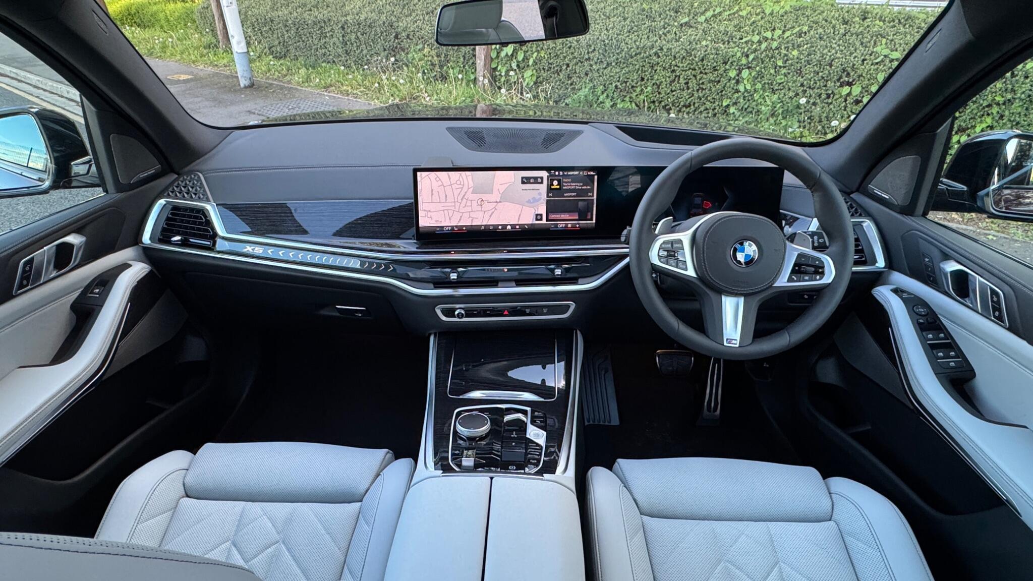 BMW X5 view 8