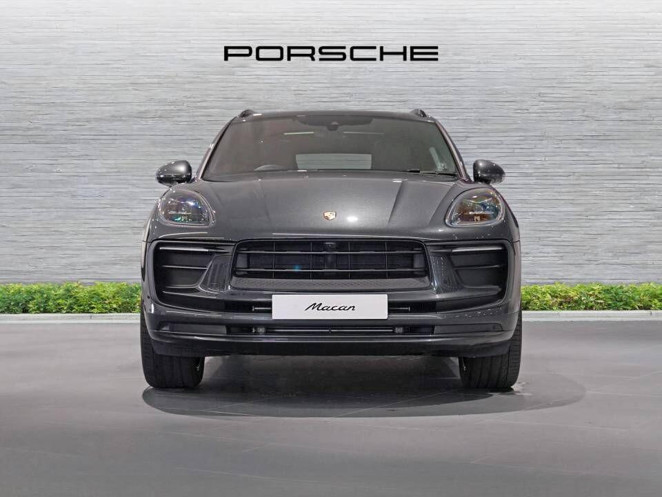 Porsche Macan view 5