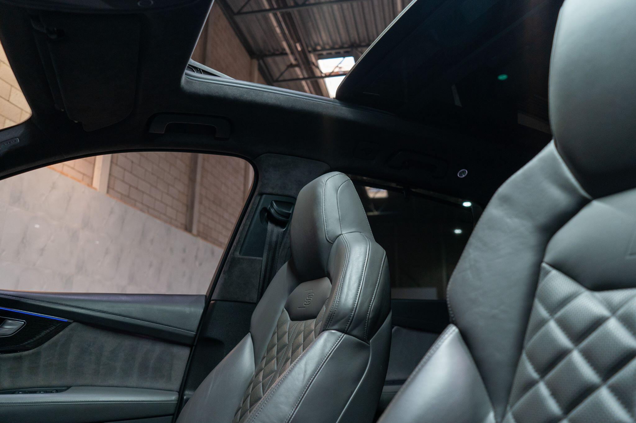 Audi Q7 view 43