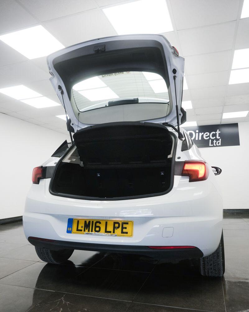 Vauxhall Astra view 8