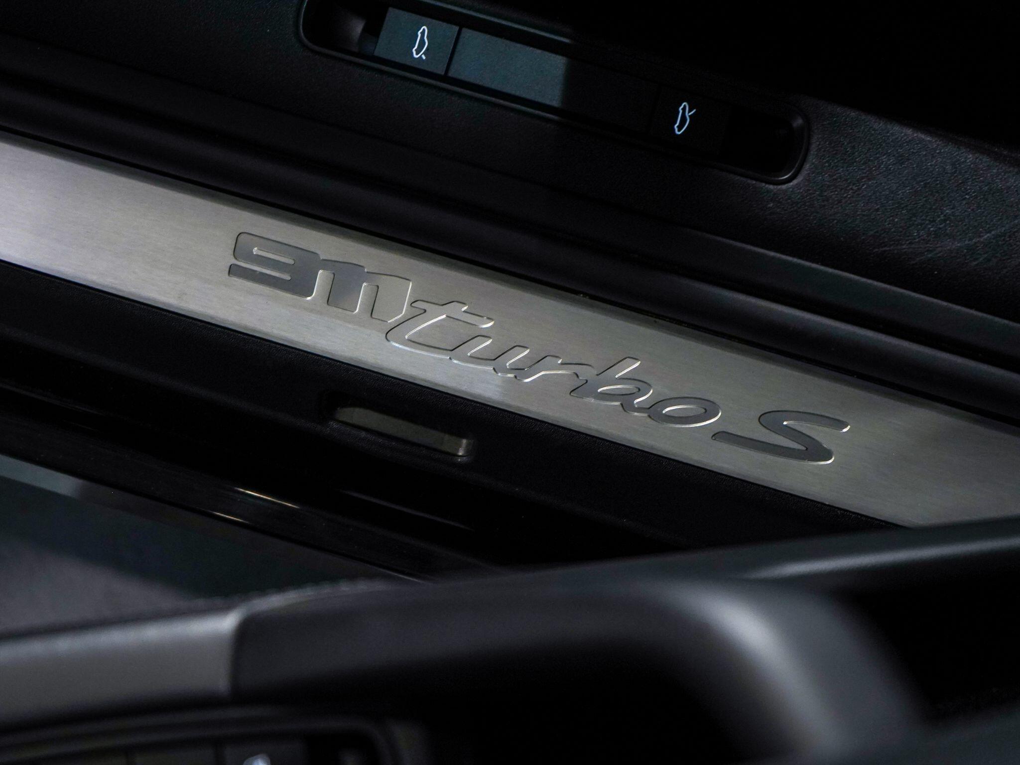 Porsche 911 view 62