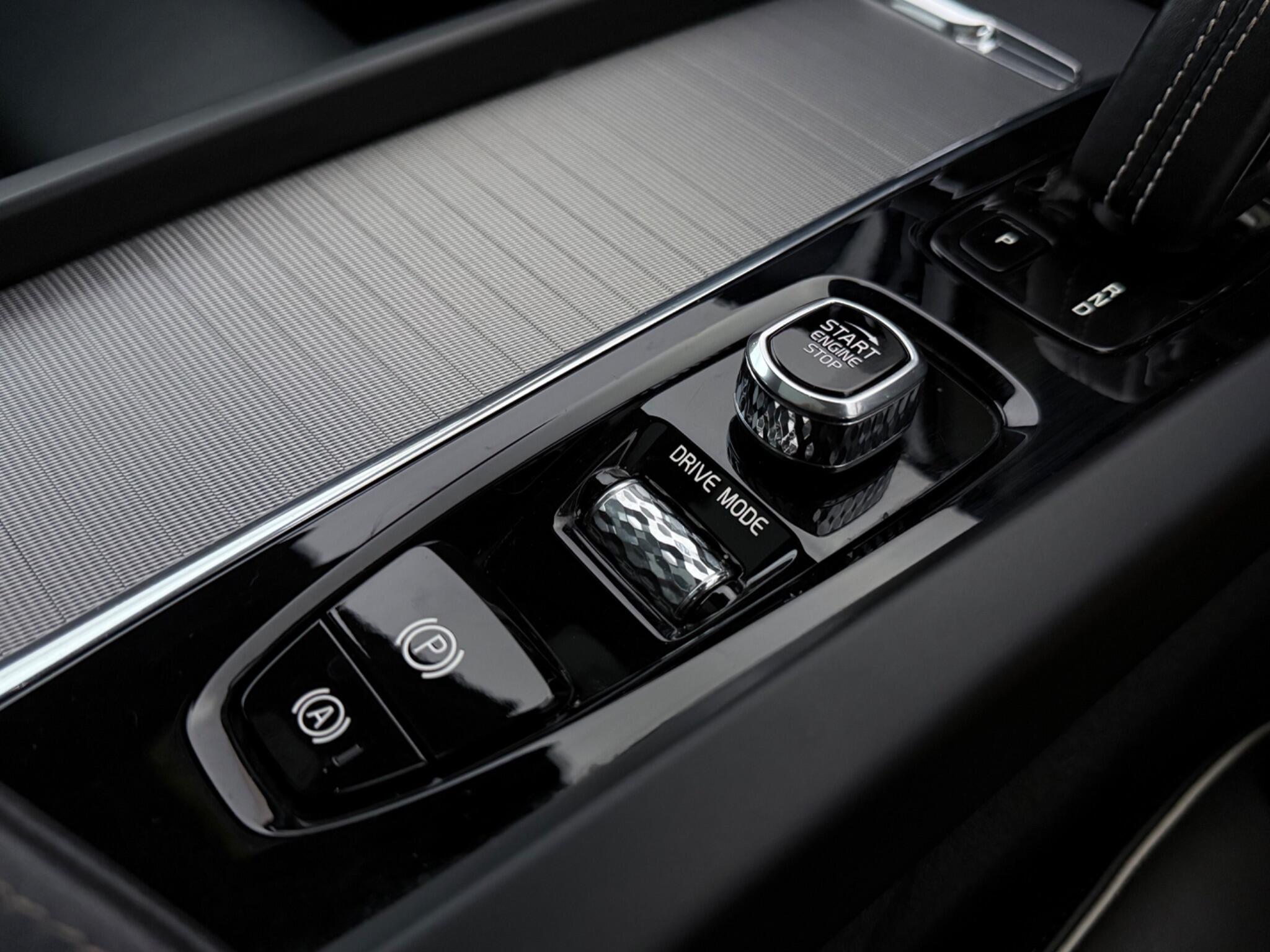 Volvo XC60 view 24