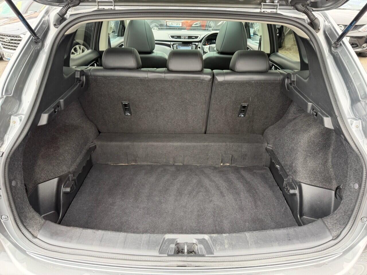 Nissan Qashqai view 19