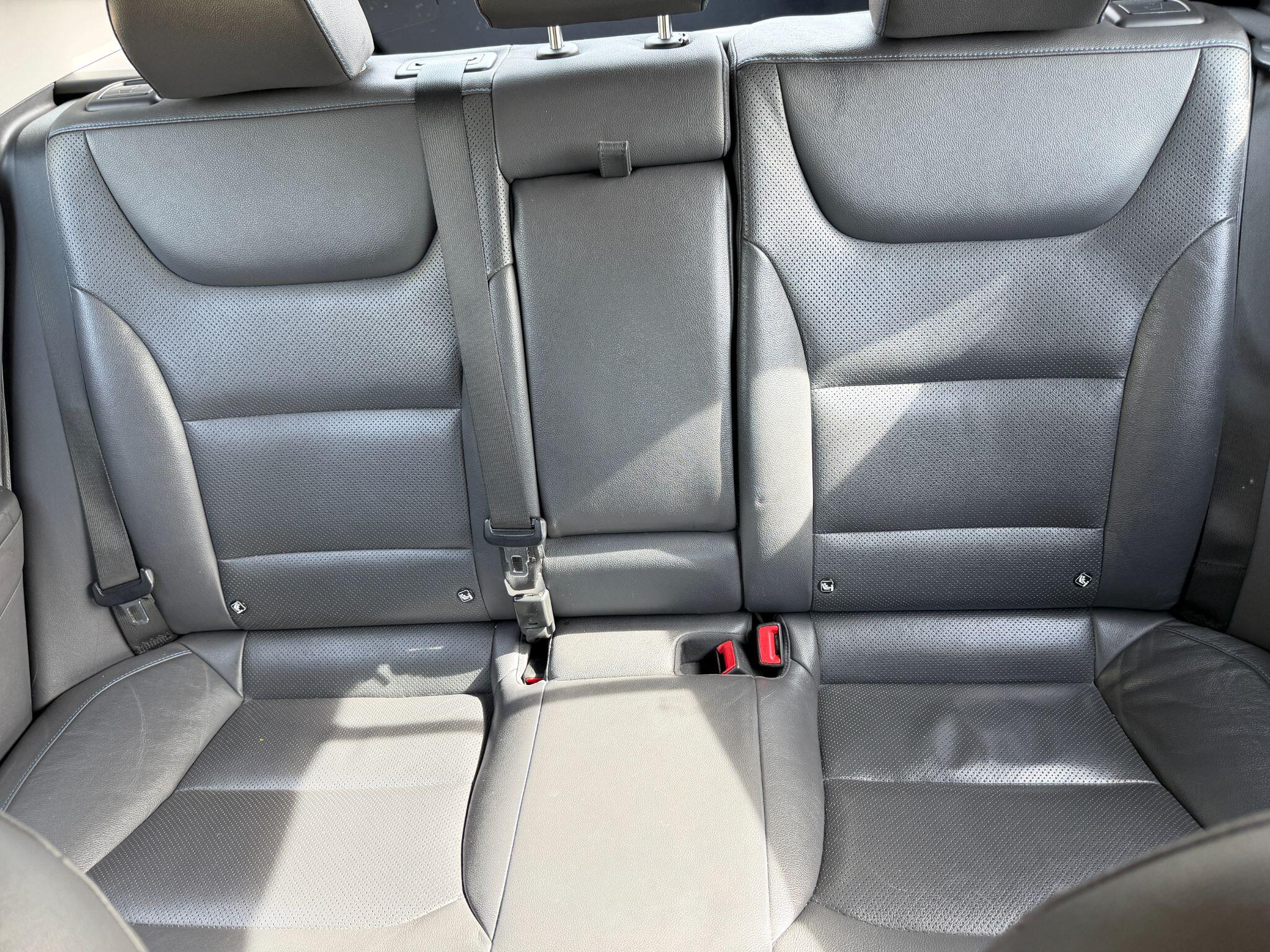 Hyundai Ioniq view 34