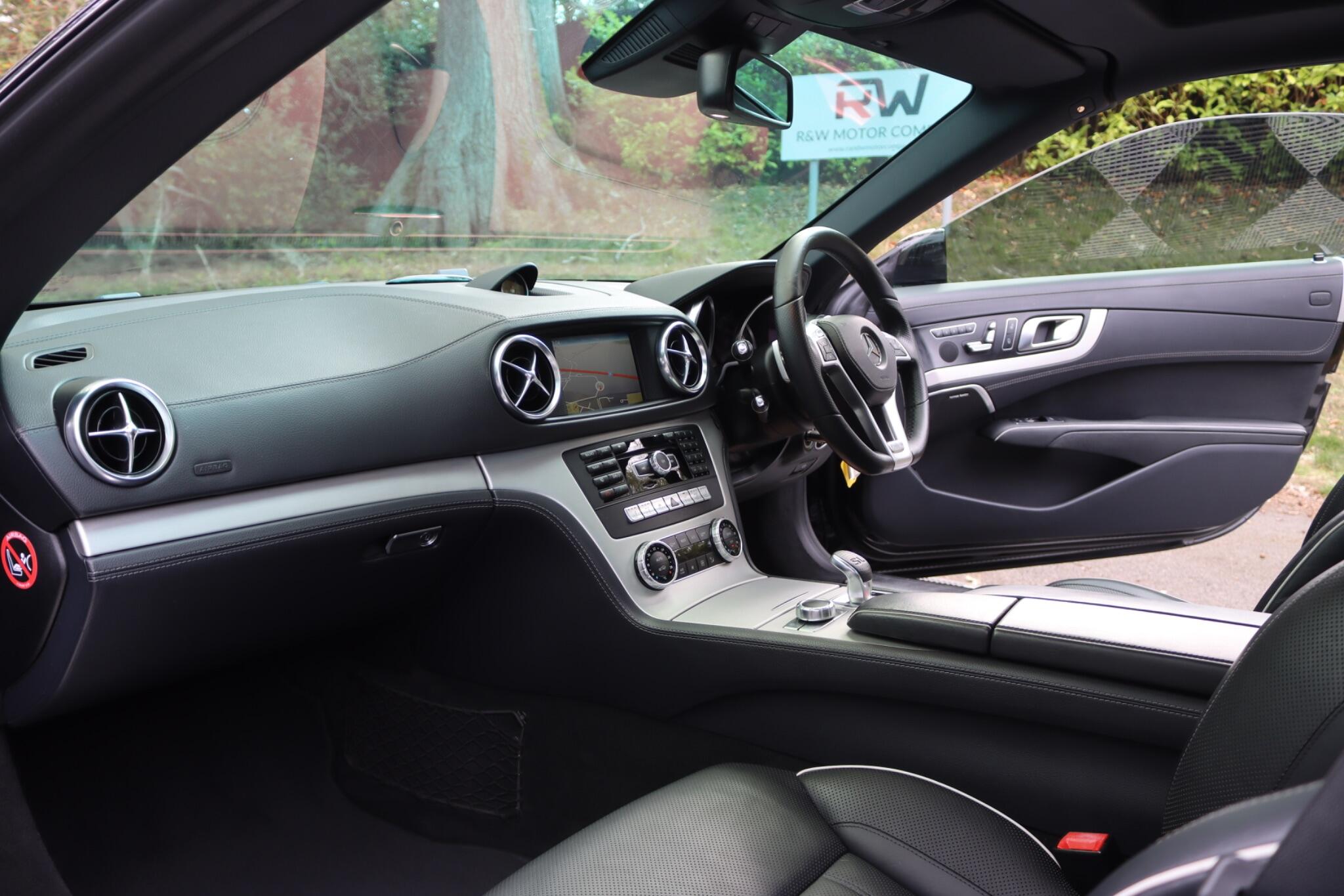 Mercedes-Benz SL view 3