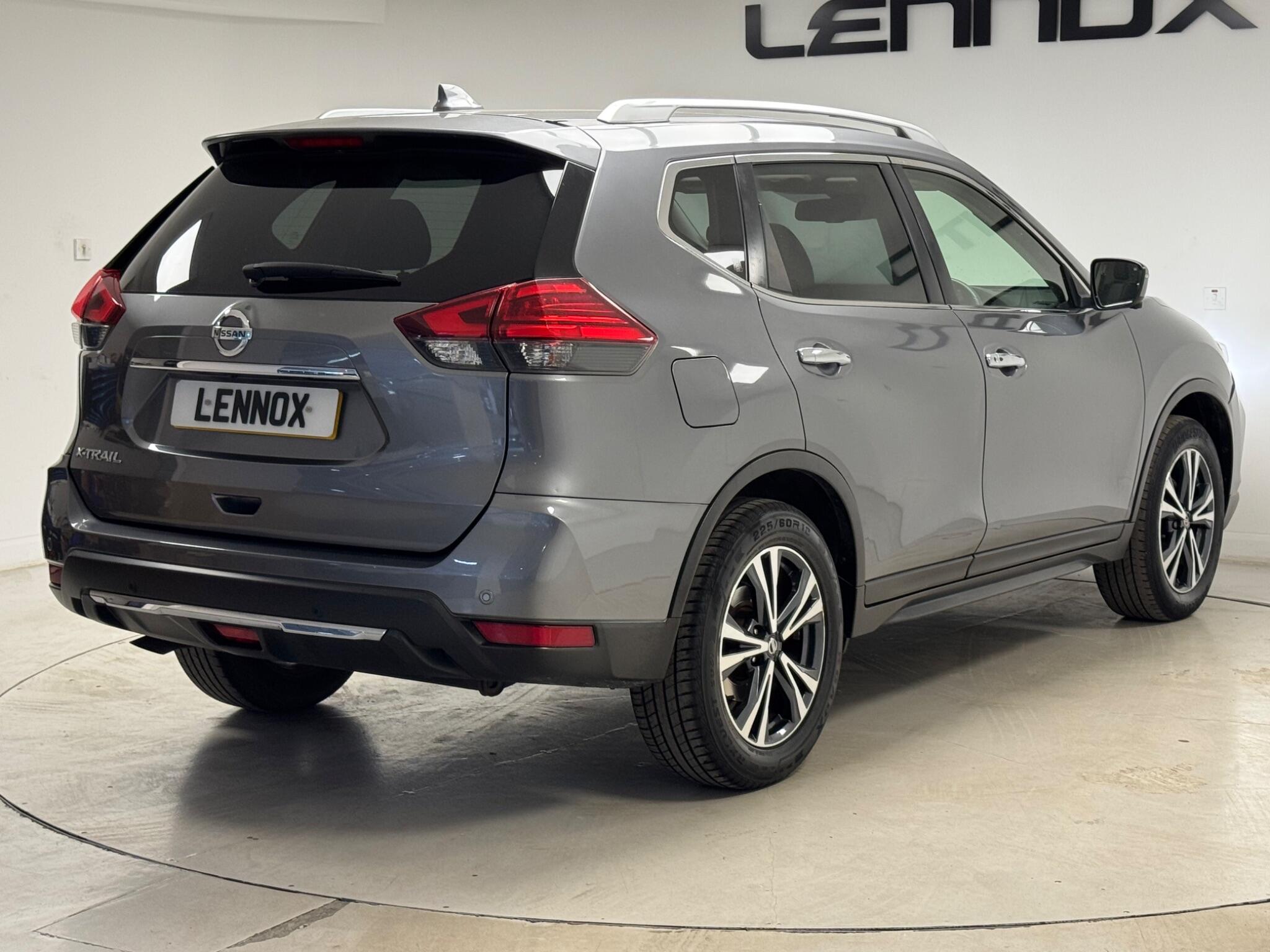 Nissan X-Trail view 6
