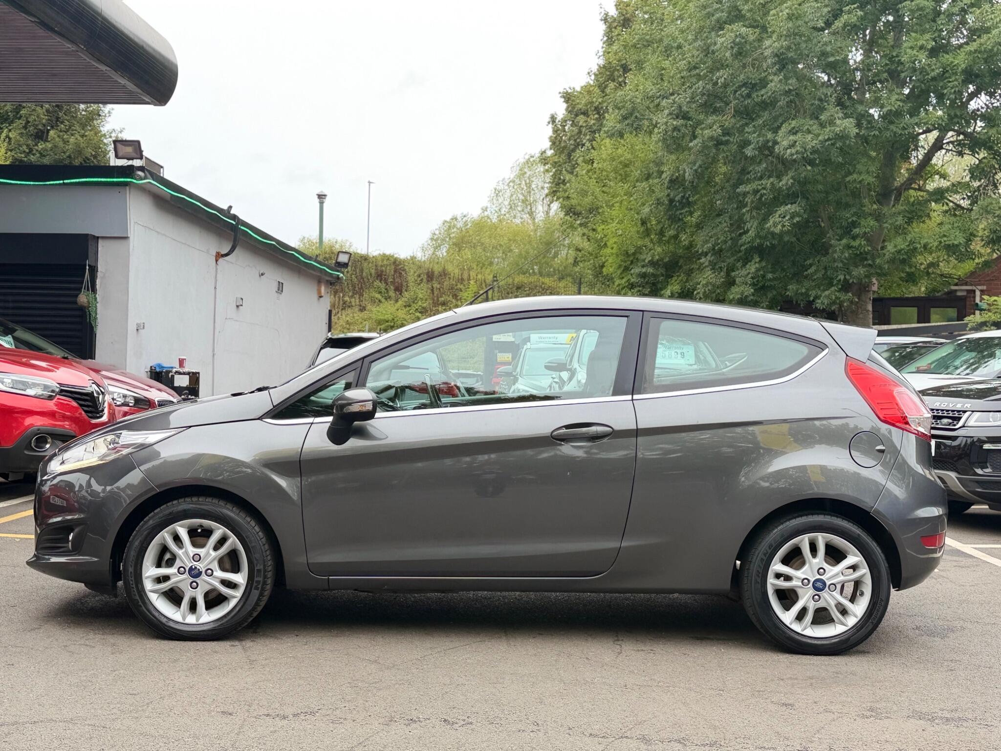 Ford Fiesta view 5