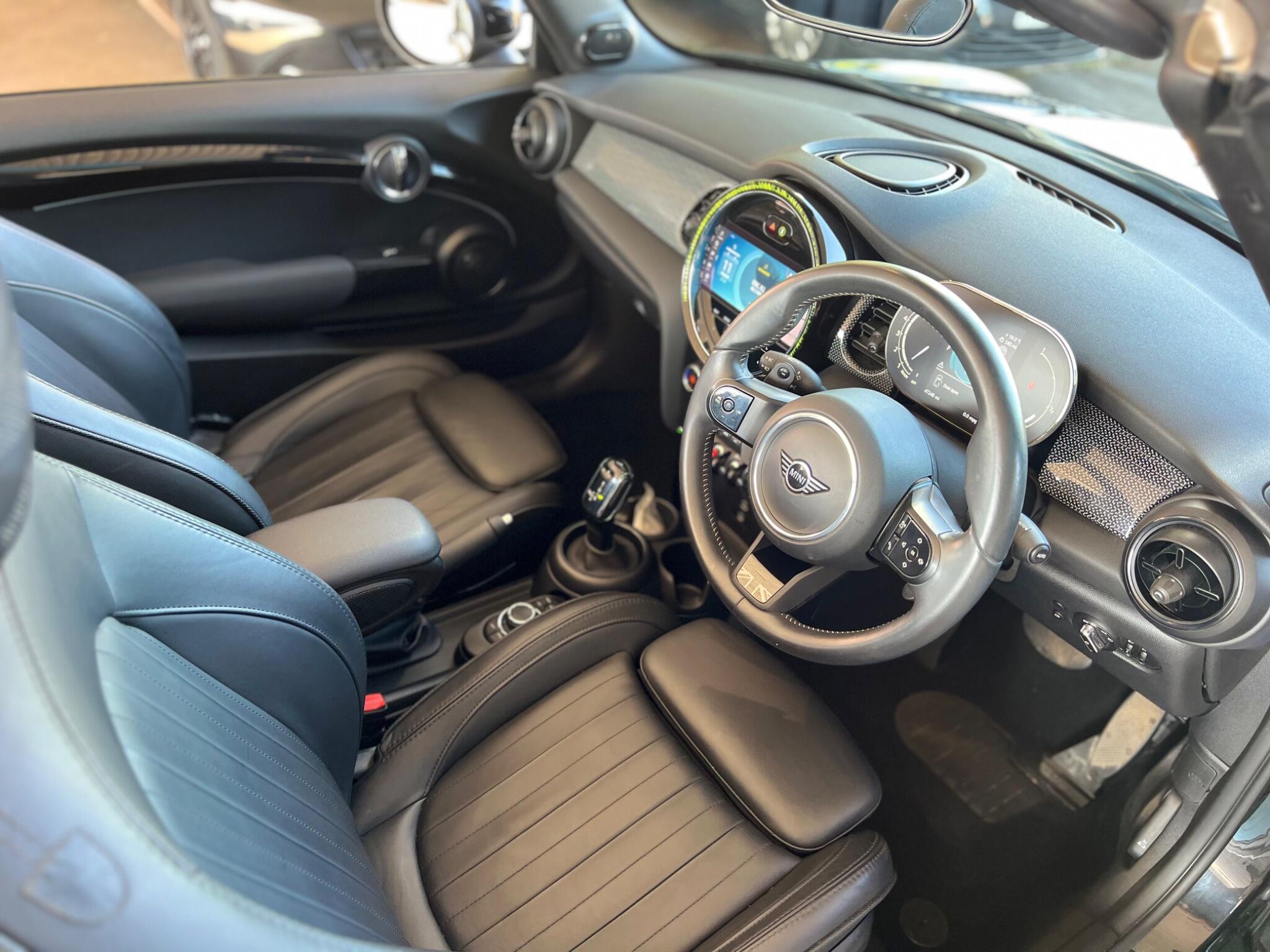 MINI Convertible view 15