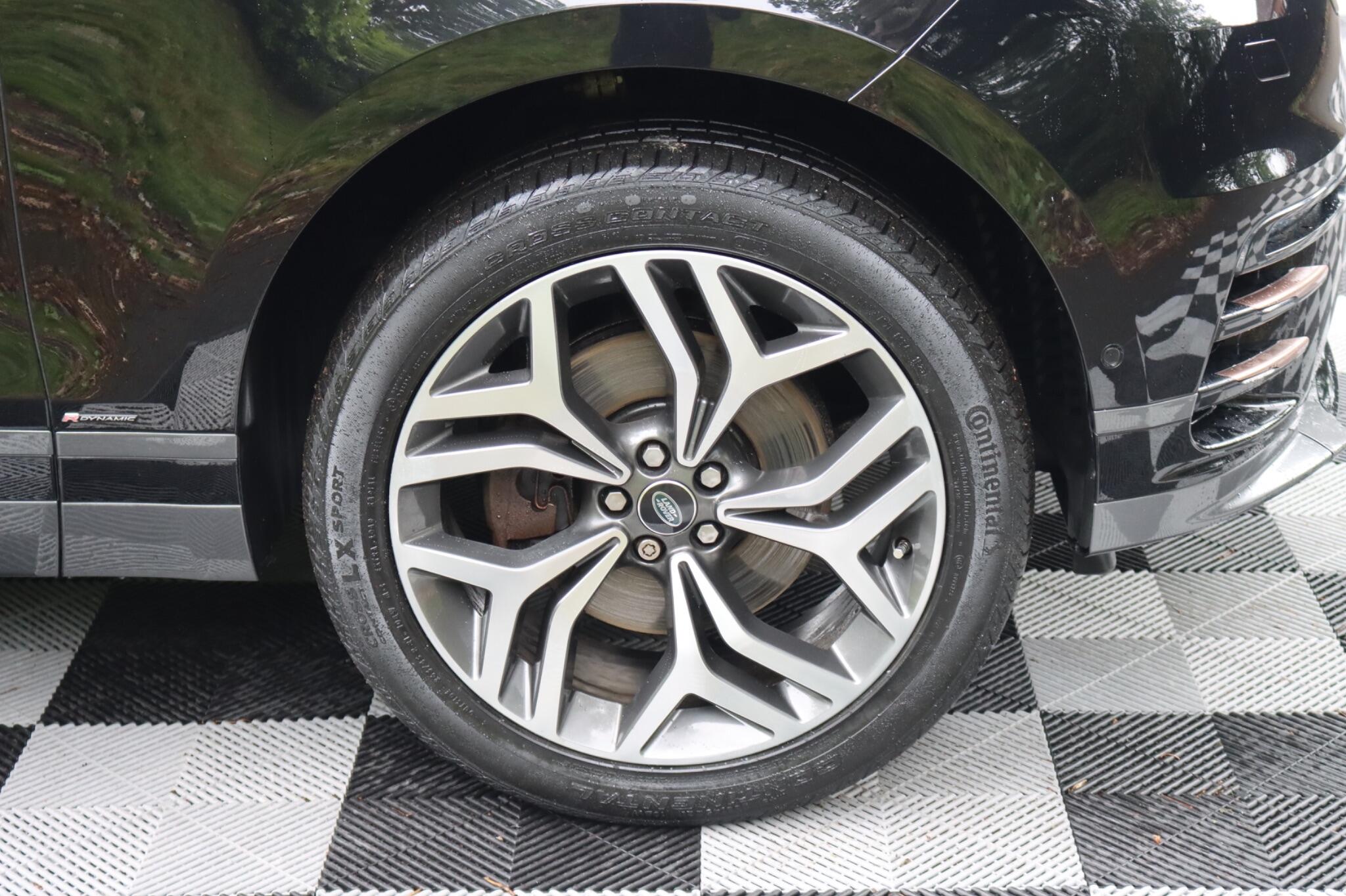 Land Rover Range Rover Velar view 39