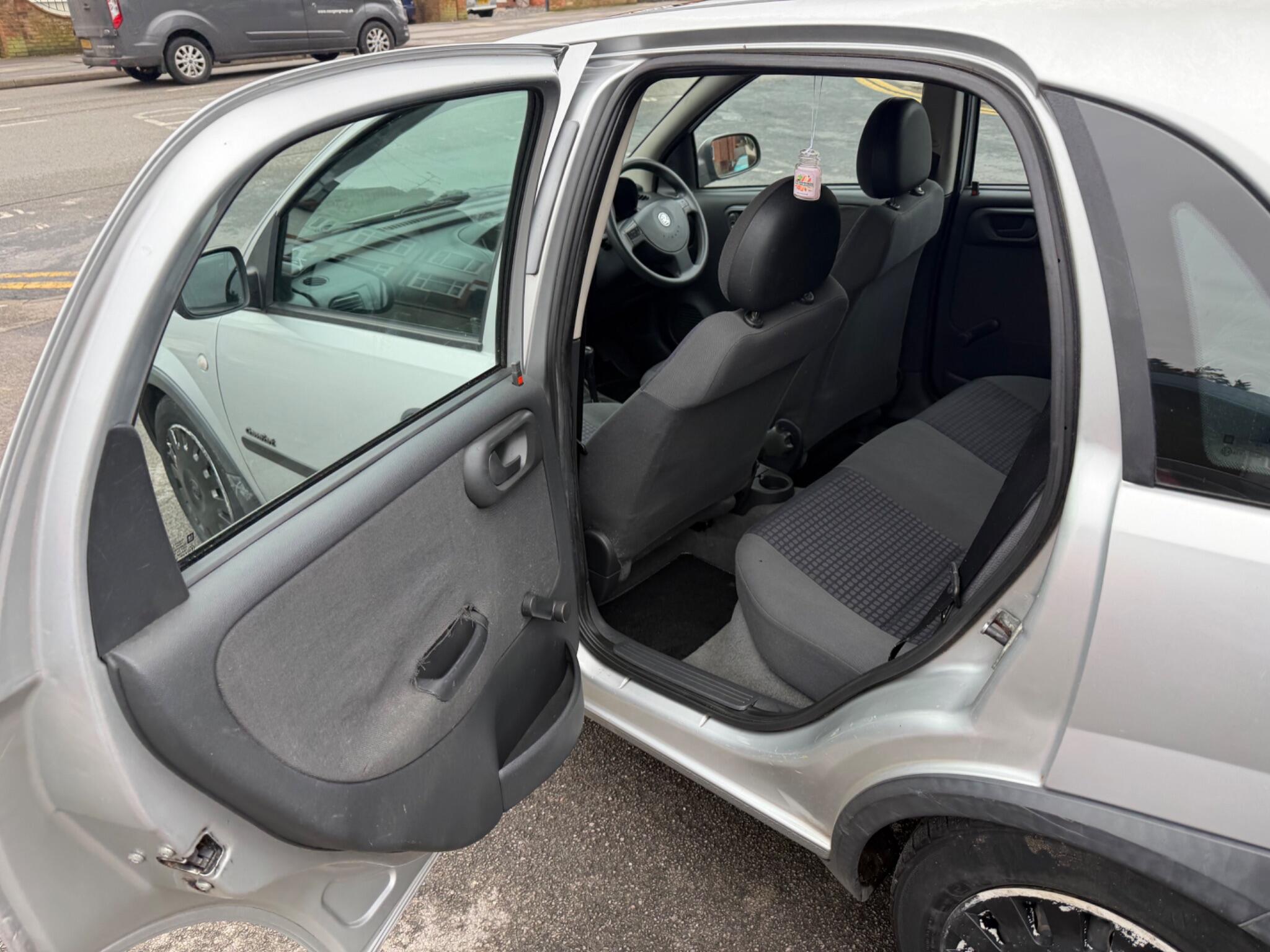 2002 Vauxhall Corsa image 38