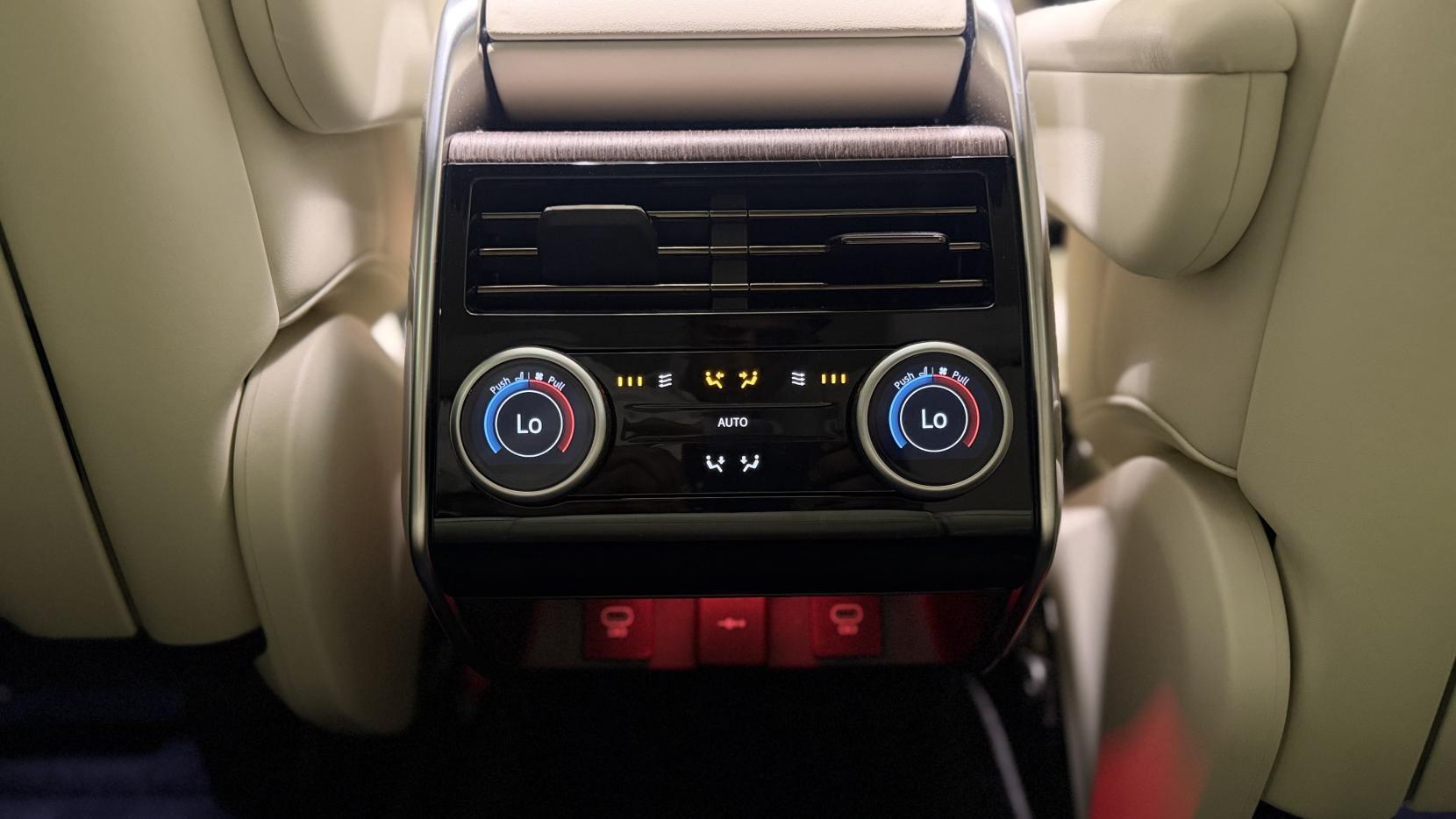 Land Rover Range Rover view 26