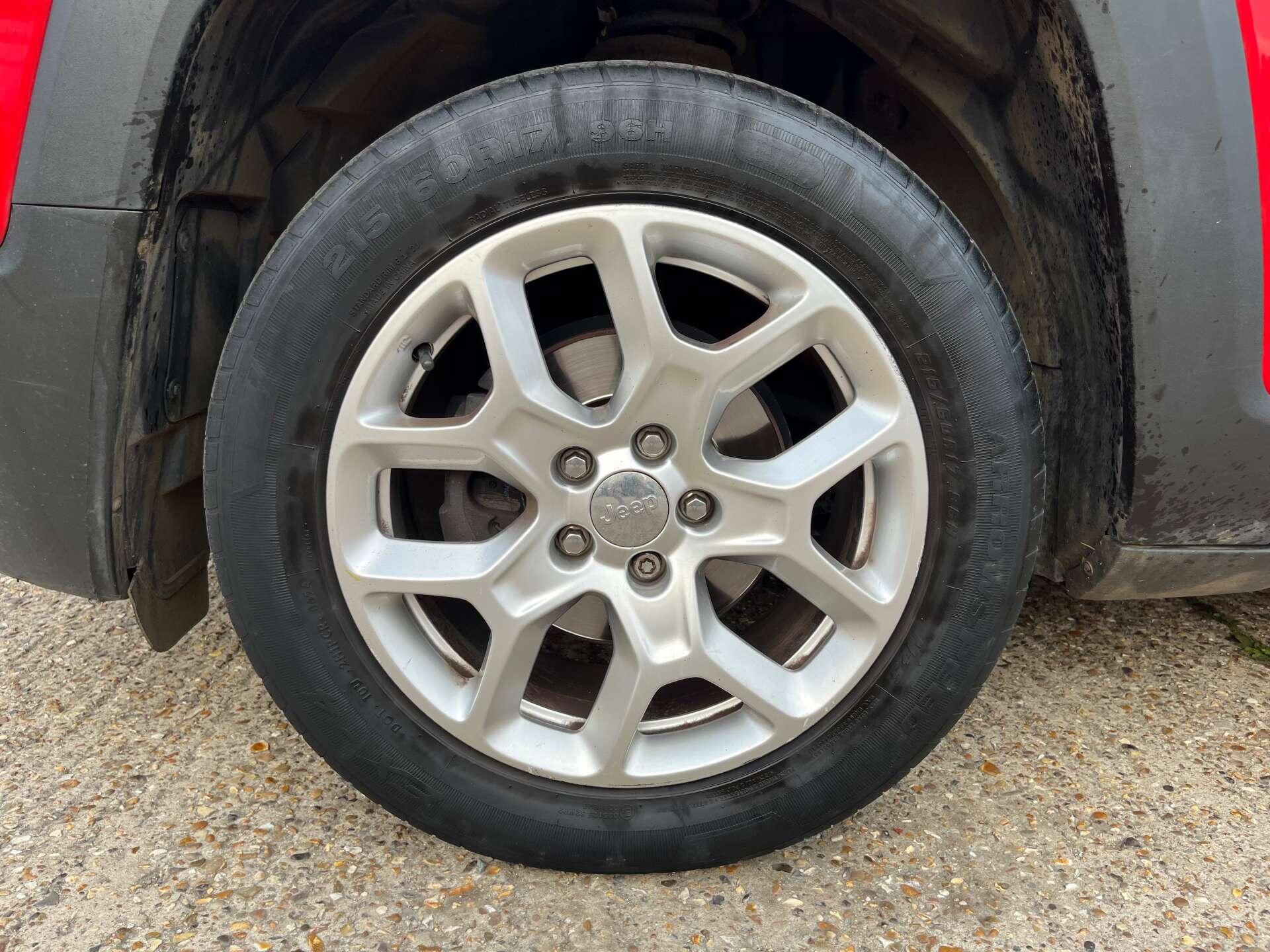 Jeep Renegade view 27