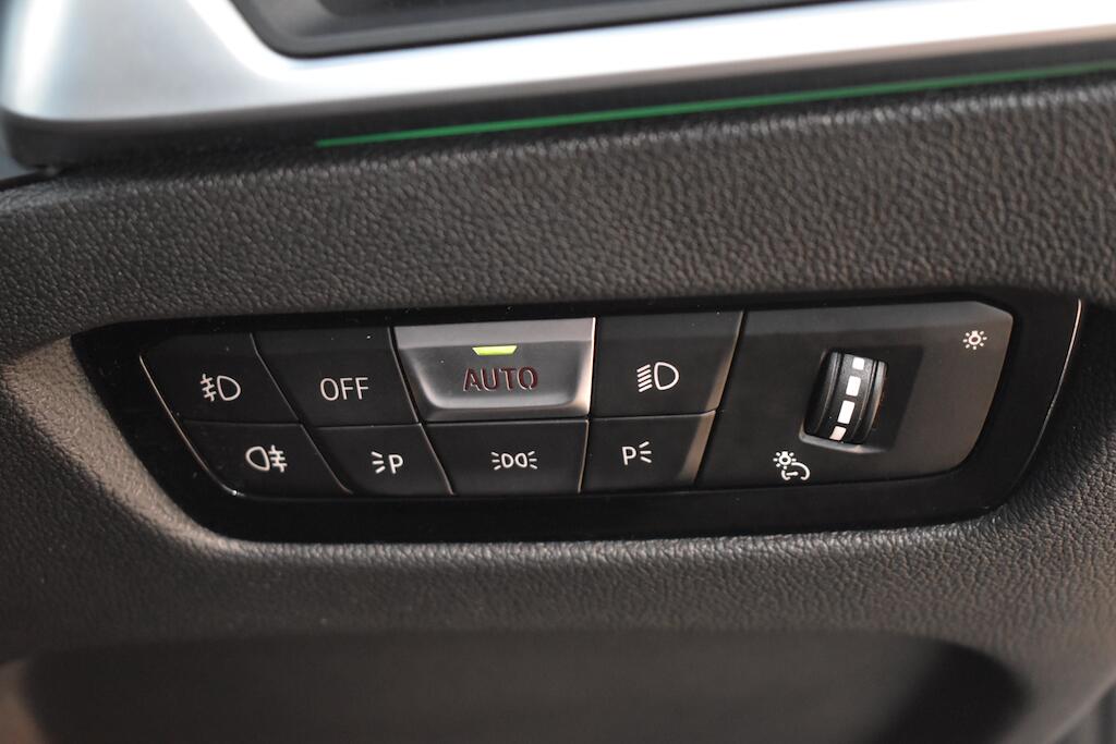 BMW 3 Series view 44