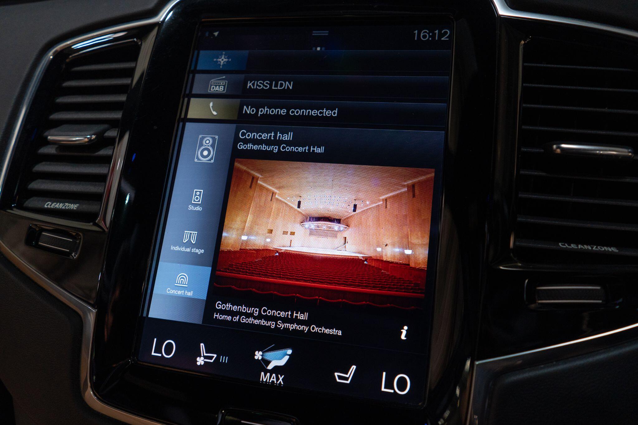 Volvo XC90 view 30