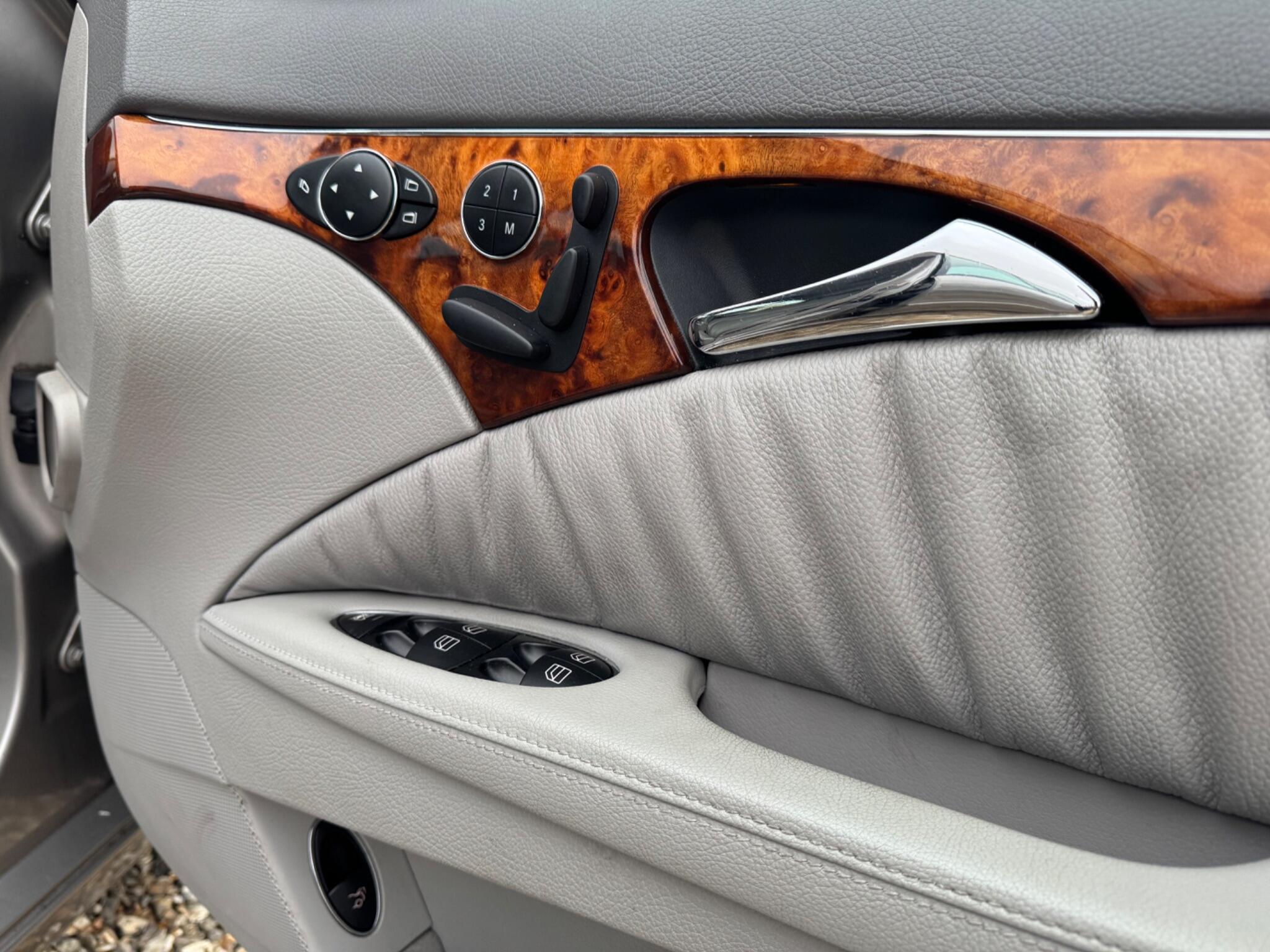 2005 Mercedes-Benz E Class 3.5 E350 Elegance 7G-Tronic 4dr • 69,000 miles image 15