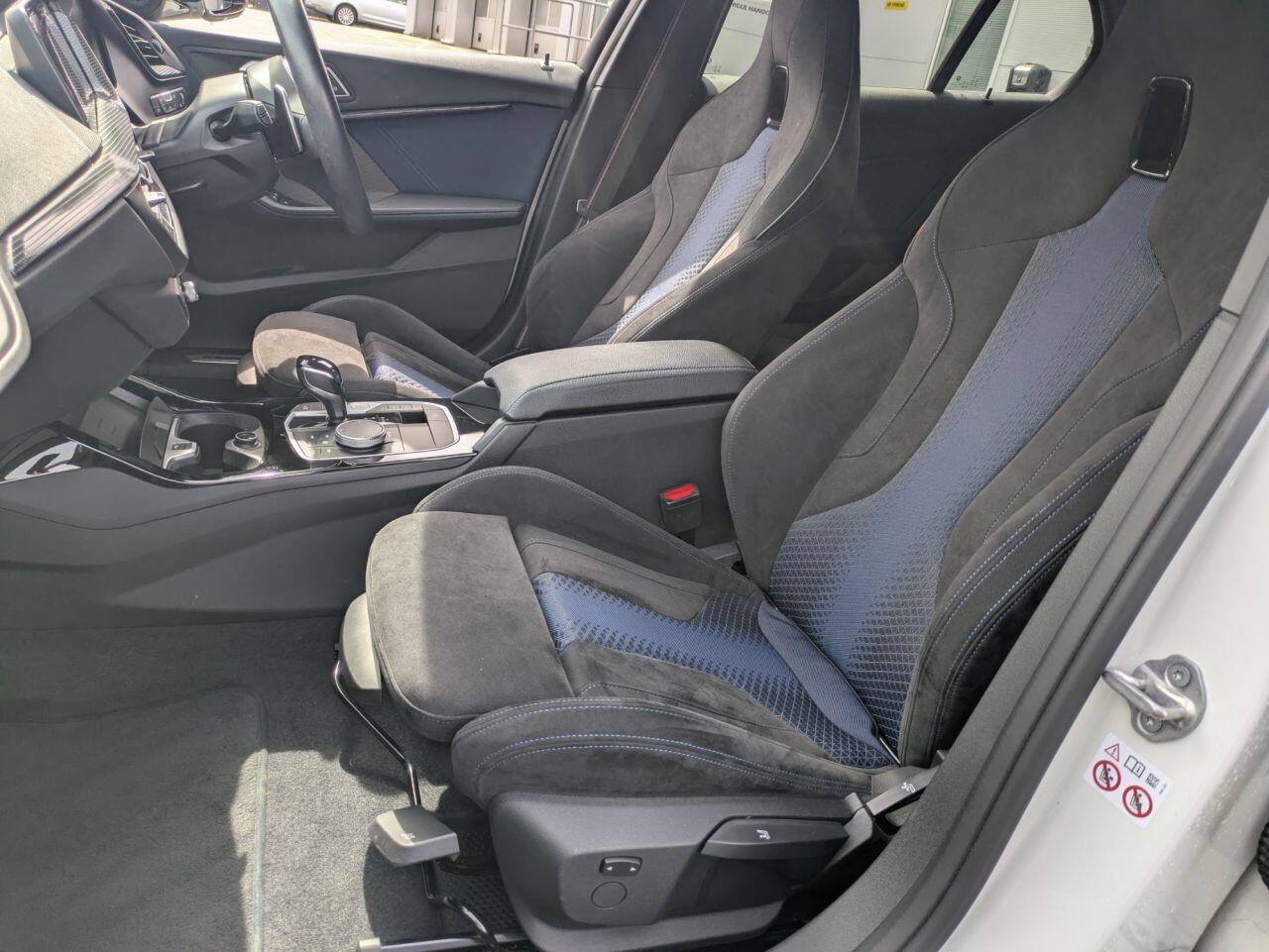 BMW 1 Series view 9