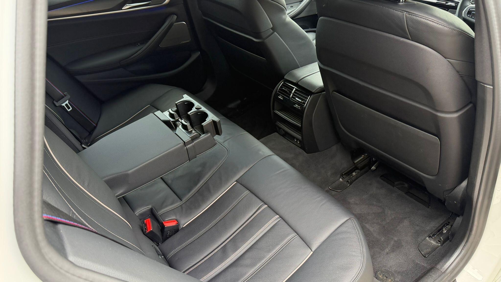 BMW 5 Series view 15
