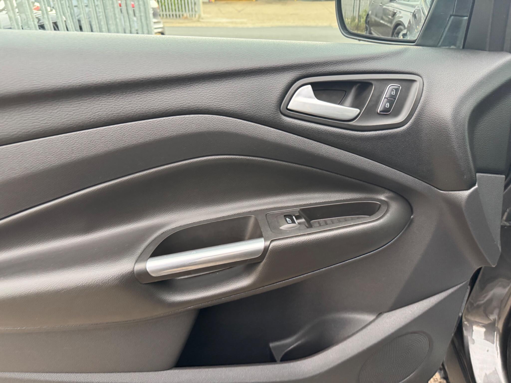Ford Kuga view 42