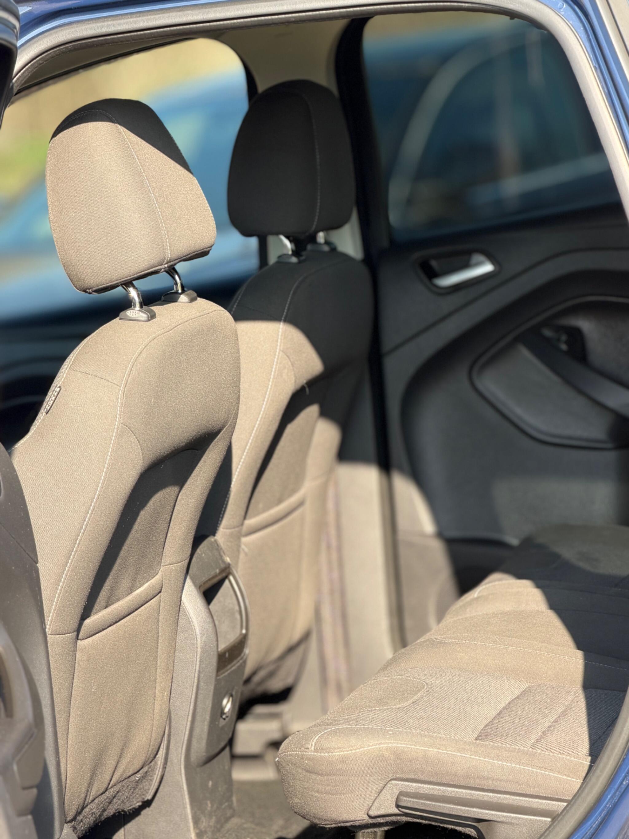 2013 Ford Kuga 2.0 TDCi Zetec 2WD Euro 5 5dr image 24