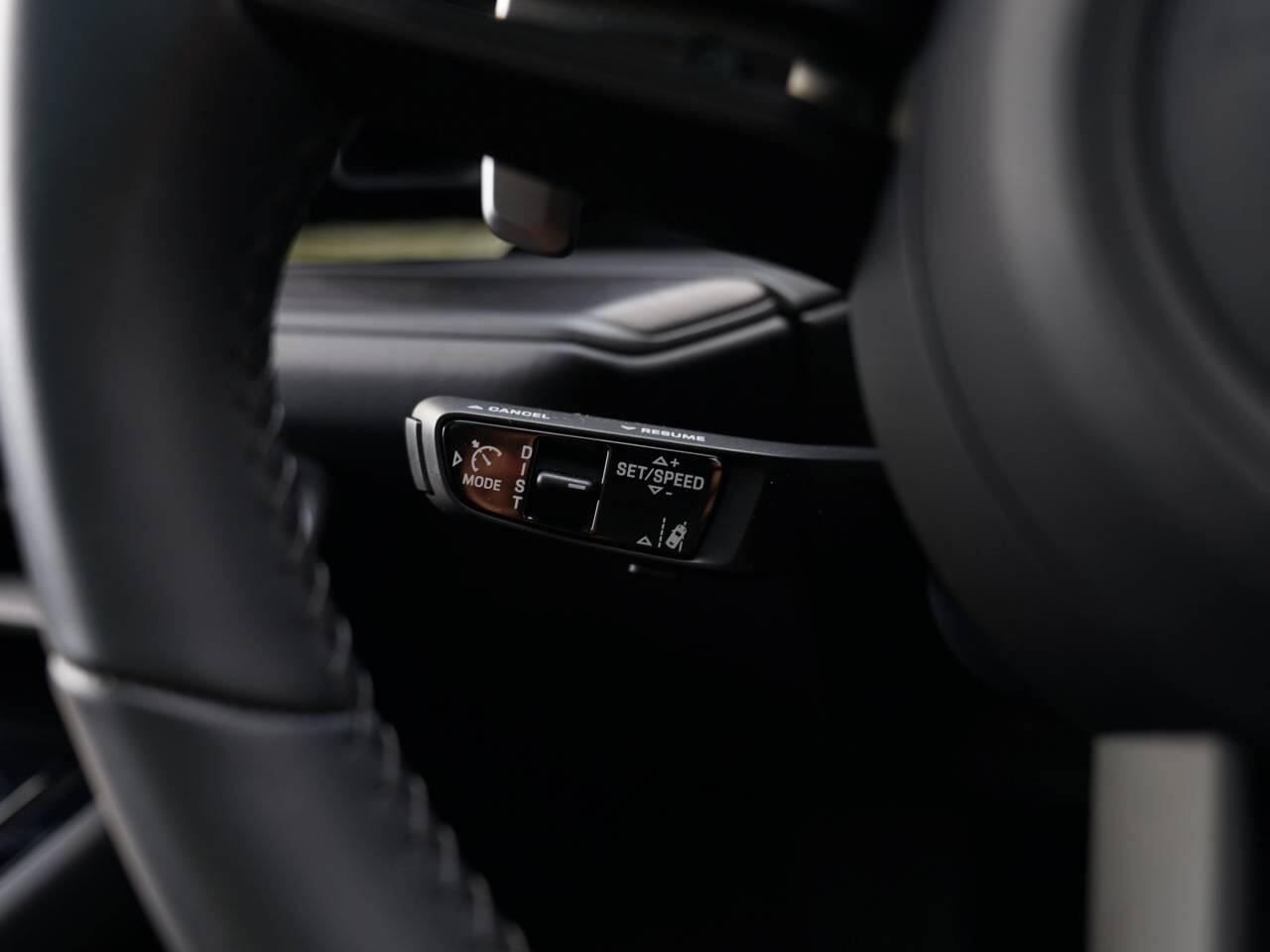 Porsche Cayenne view 24
