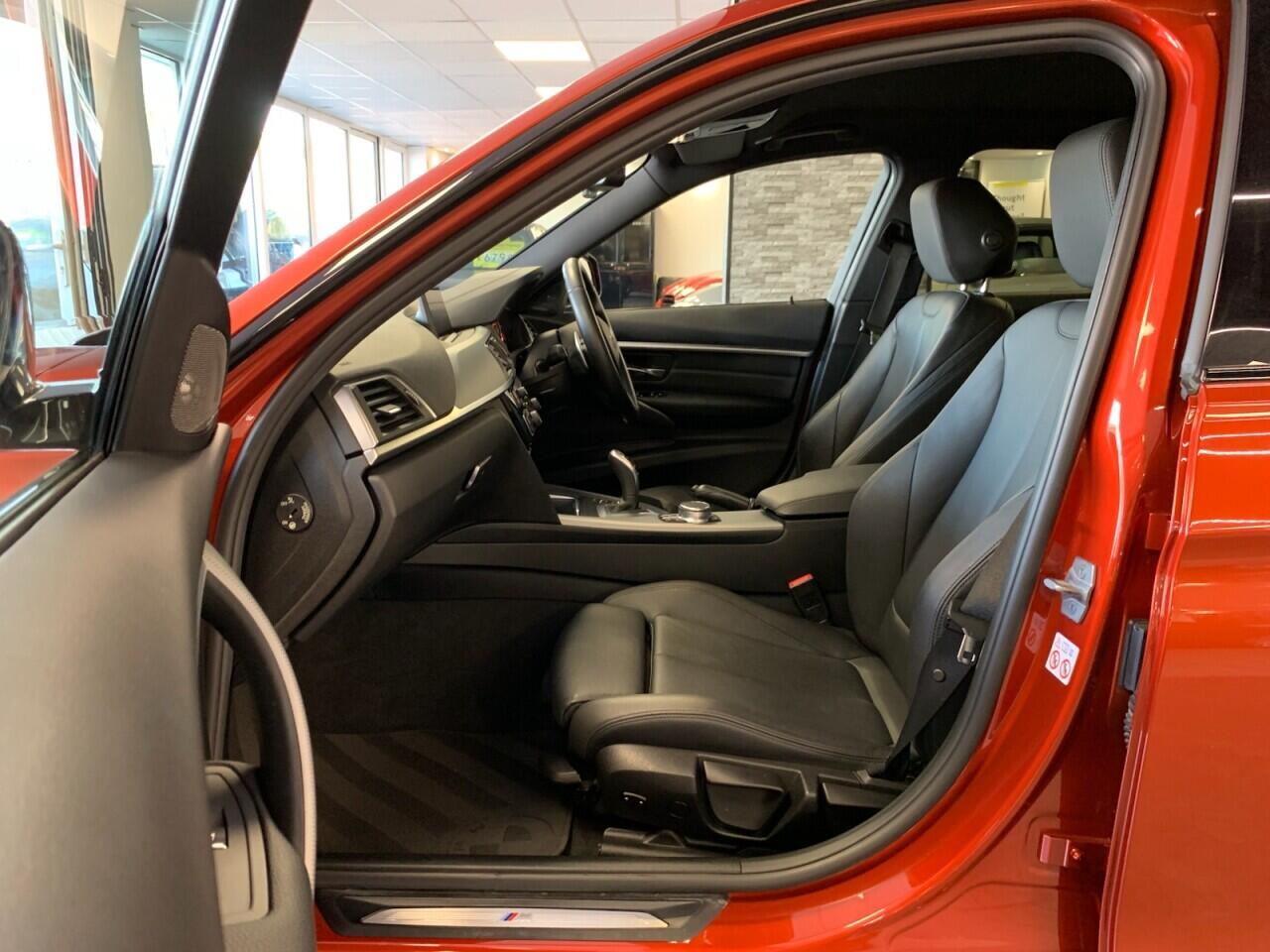 BMW 3 Series view 30