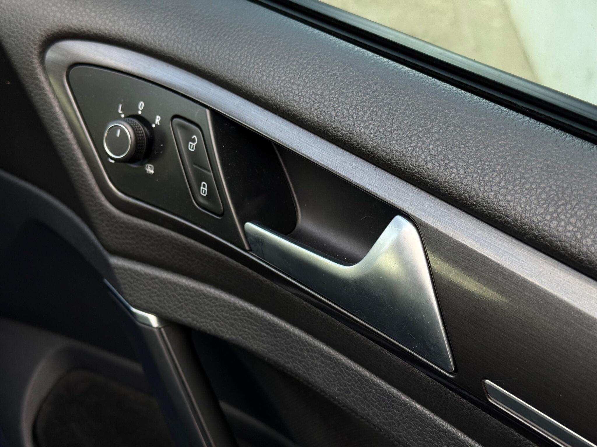 Volkswagen Golf view 25