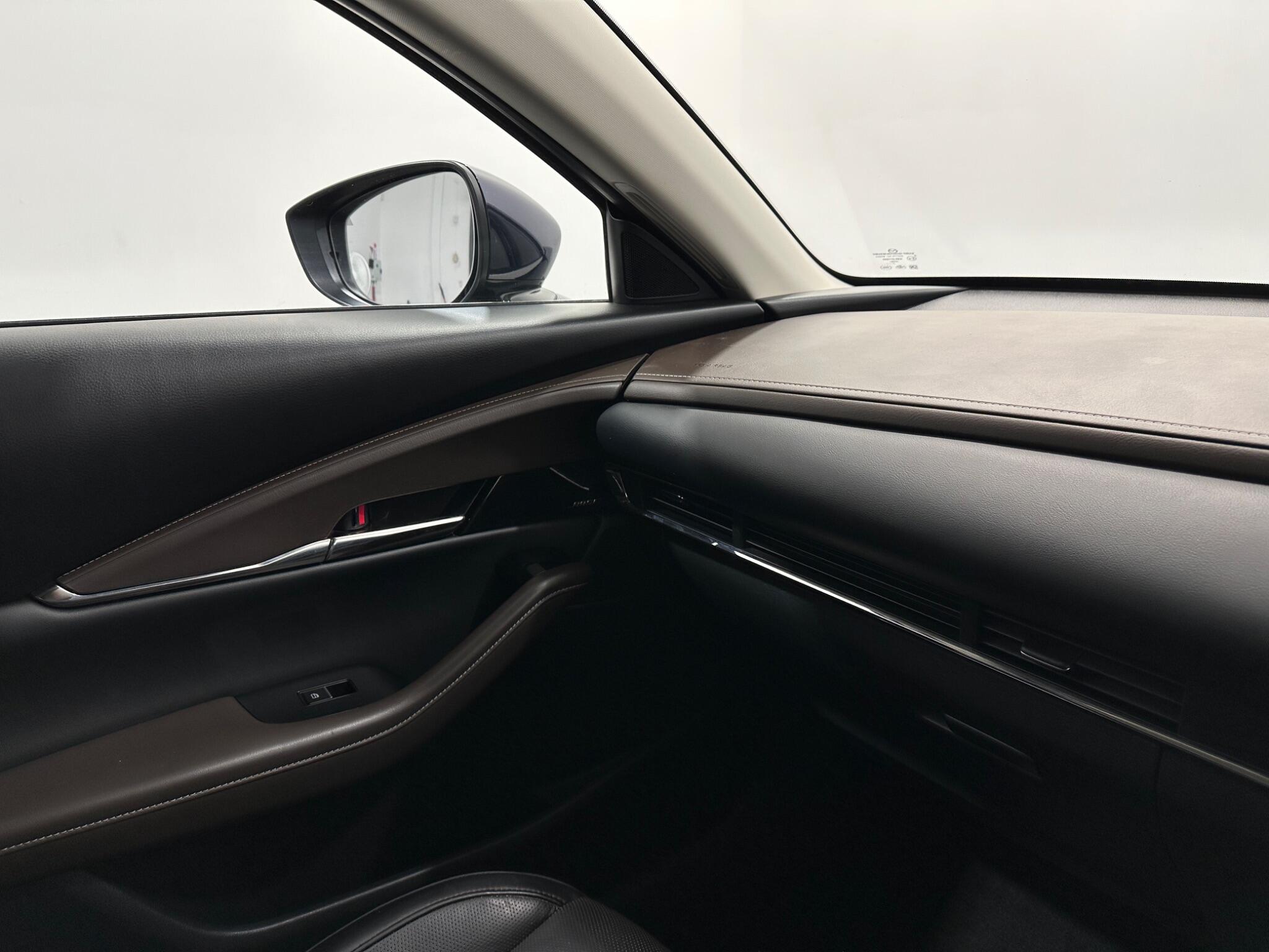 Mazda CX-30 view 25