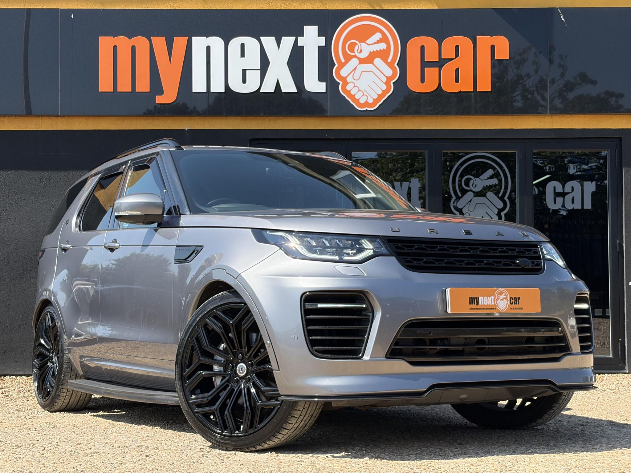 Land Rover Discovery 3 main image