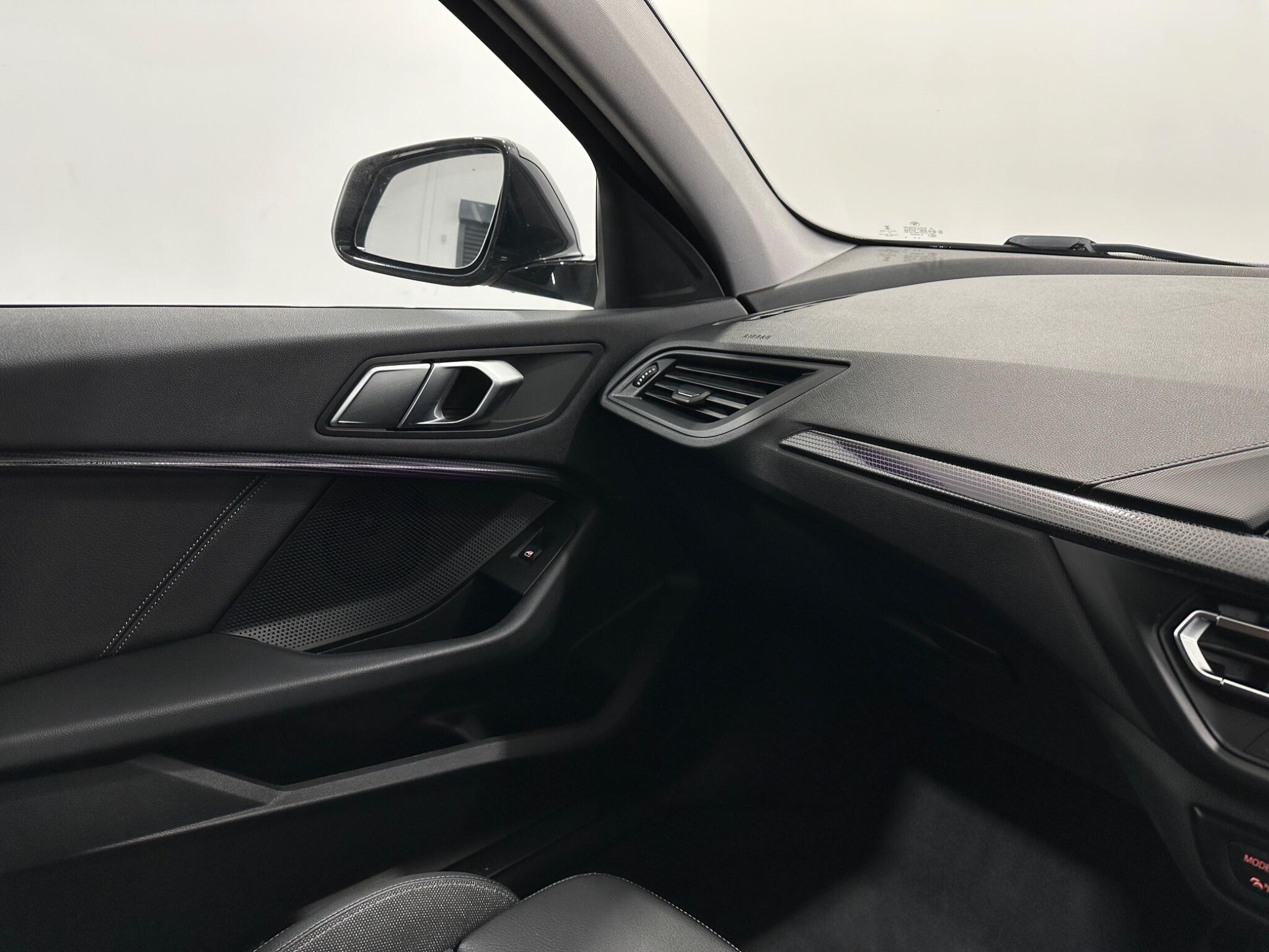 BMW 1 Series view 27