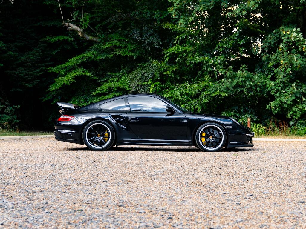 Porsche 911 view 15