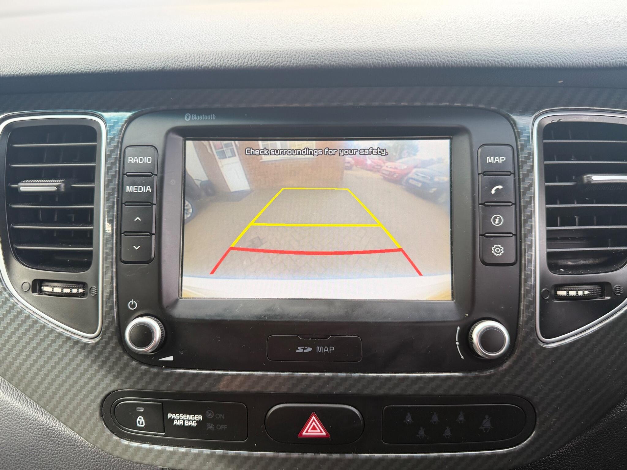 Kia Carens view 3