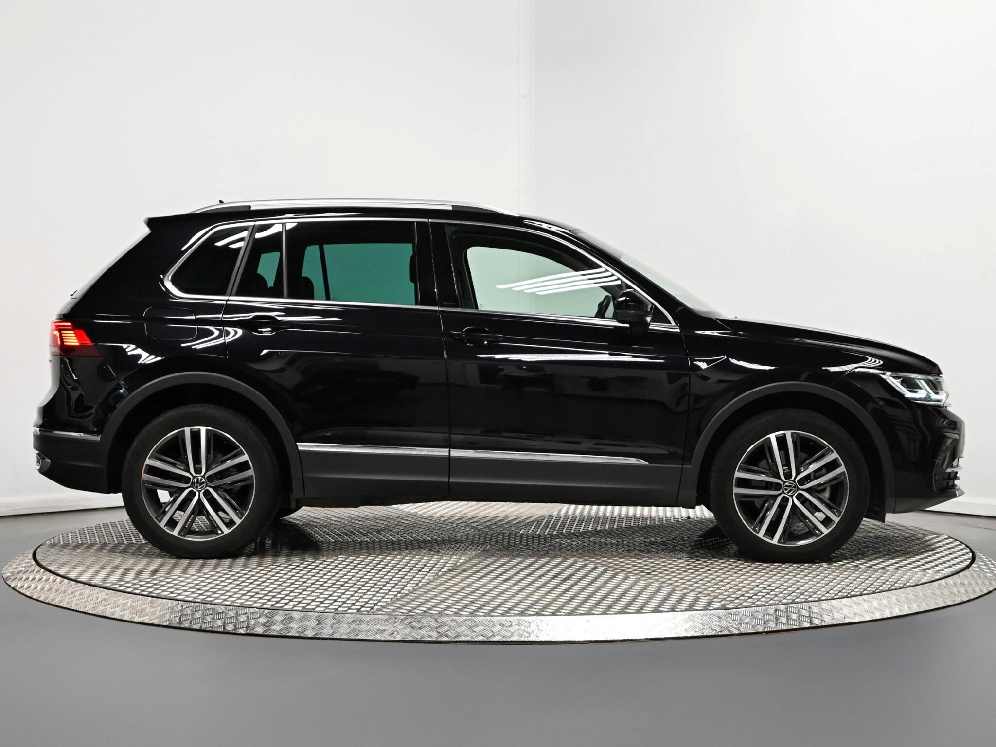 Volkswagen Tiguan view 39